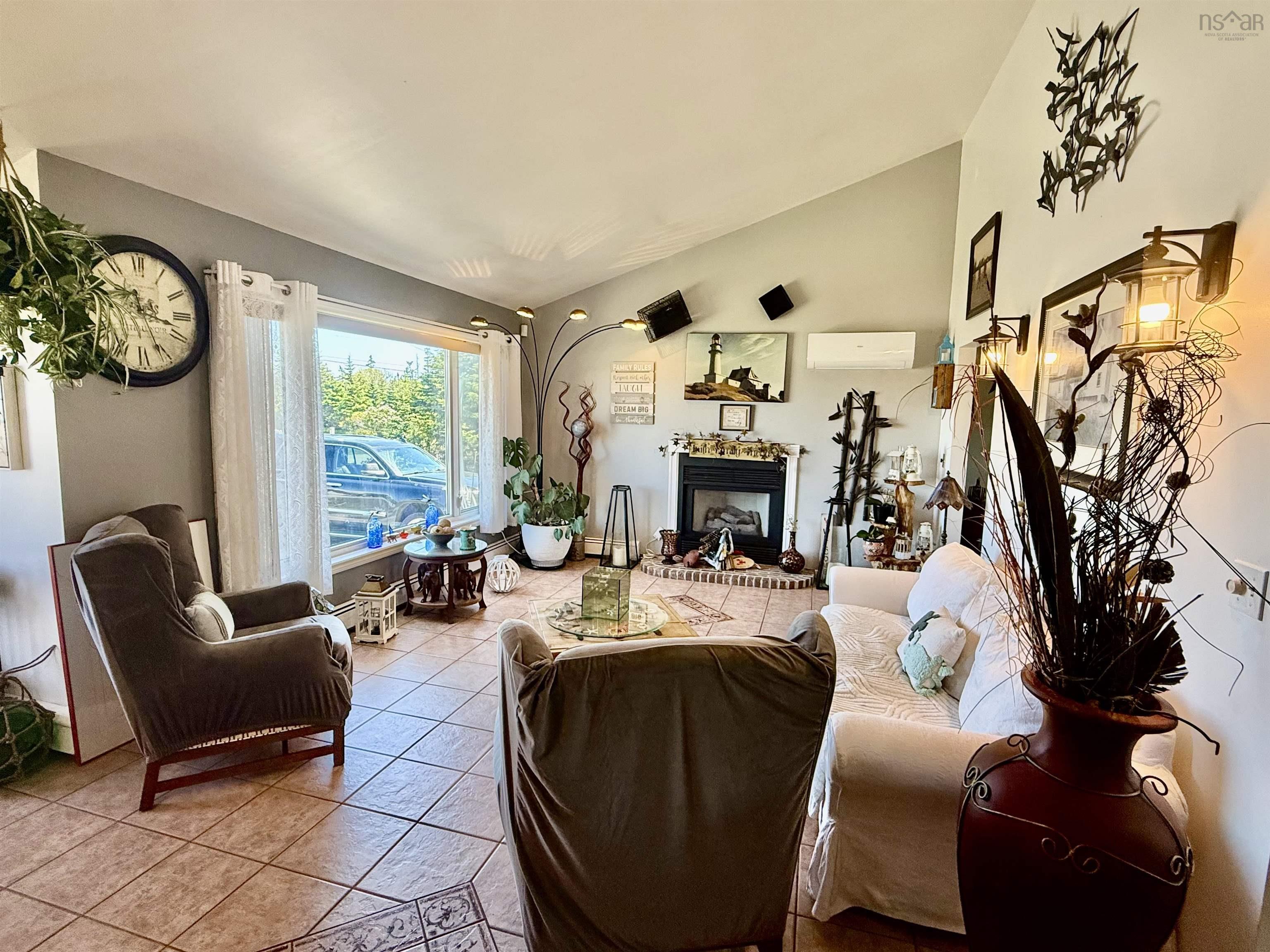 $349,000.00: 456 Centreville South Side Road, South Side
