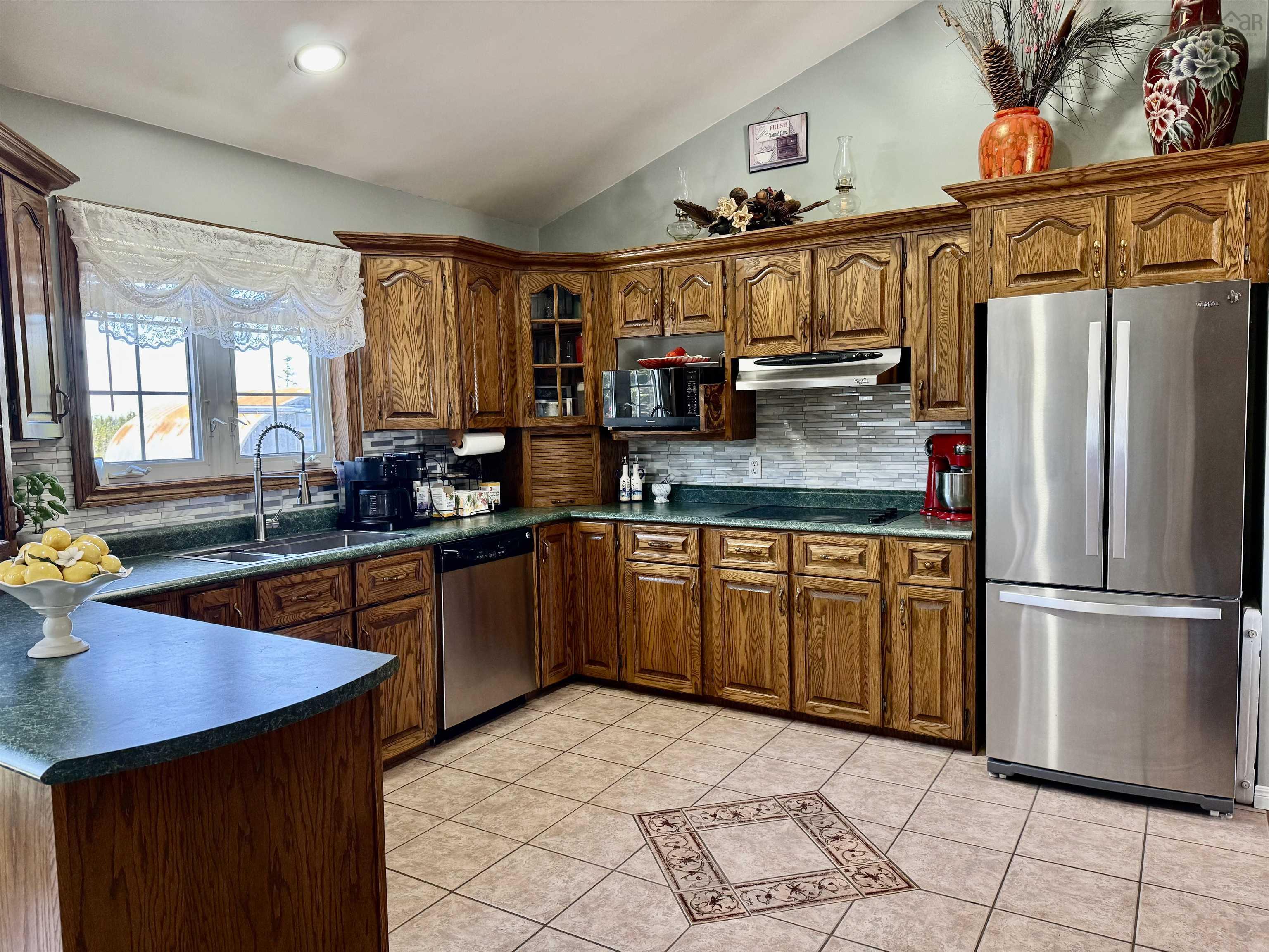 $349,000.00: 456 Centreville South Side Road, South Side