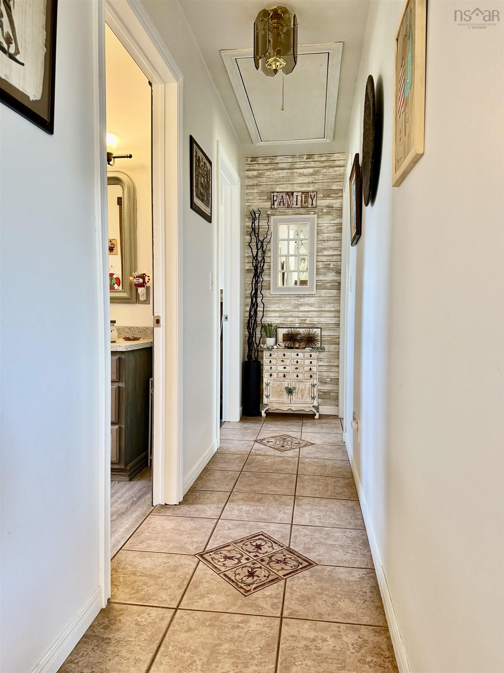 $349,000.00: 456 Centreville South Side Road, South Side