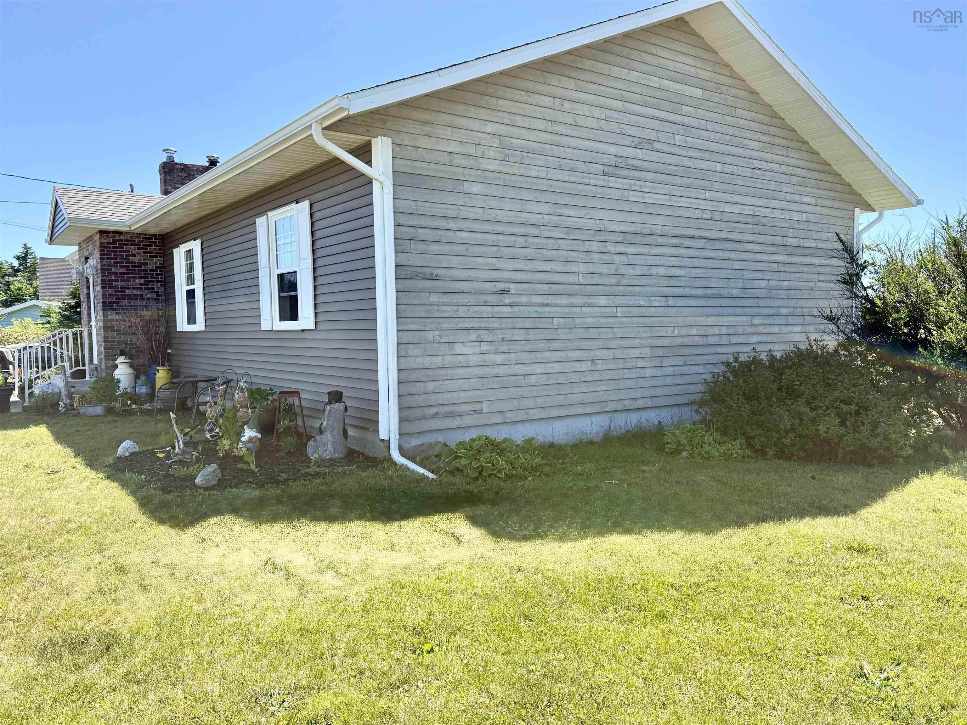 $349,000.00: 456 Centreville South Side Road, South Side
