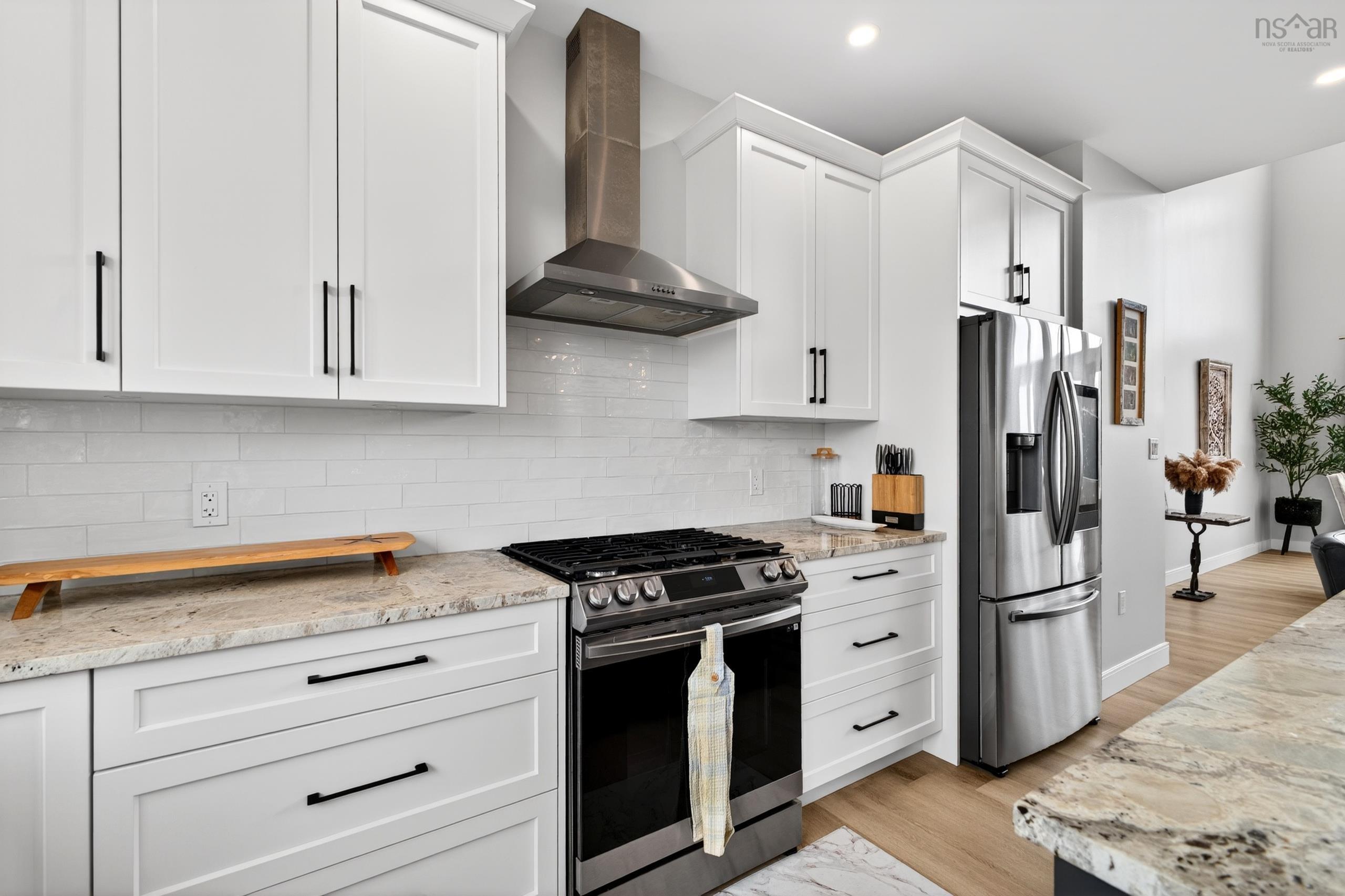 $1,200,000.00: 45 KEIFERD SHORE Lane, Gulf Shore