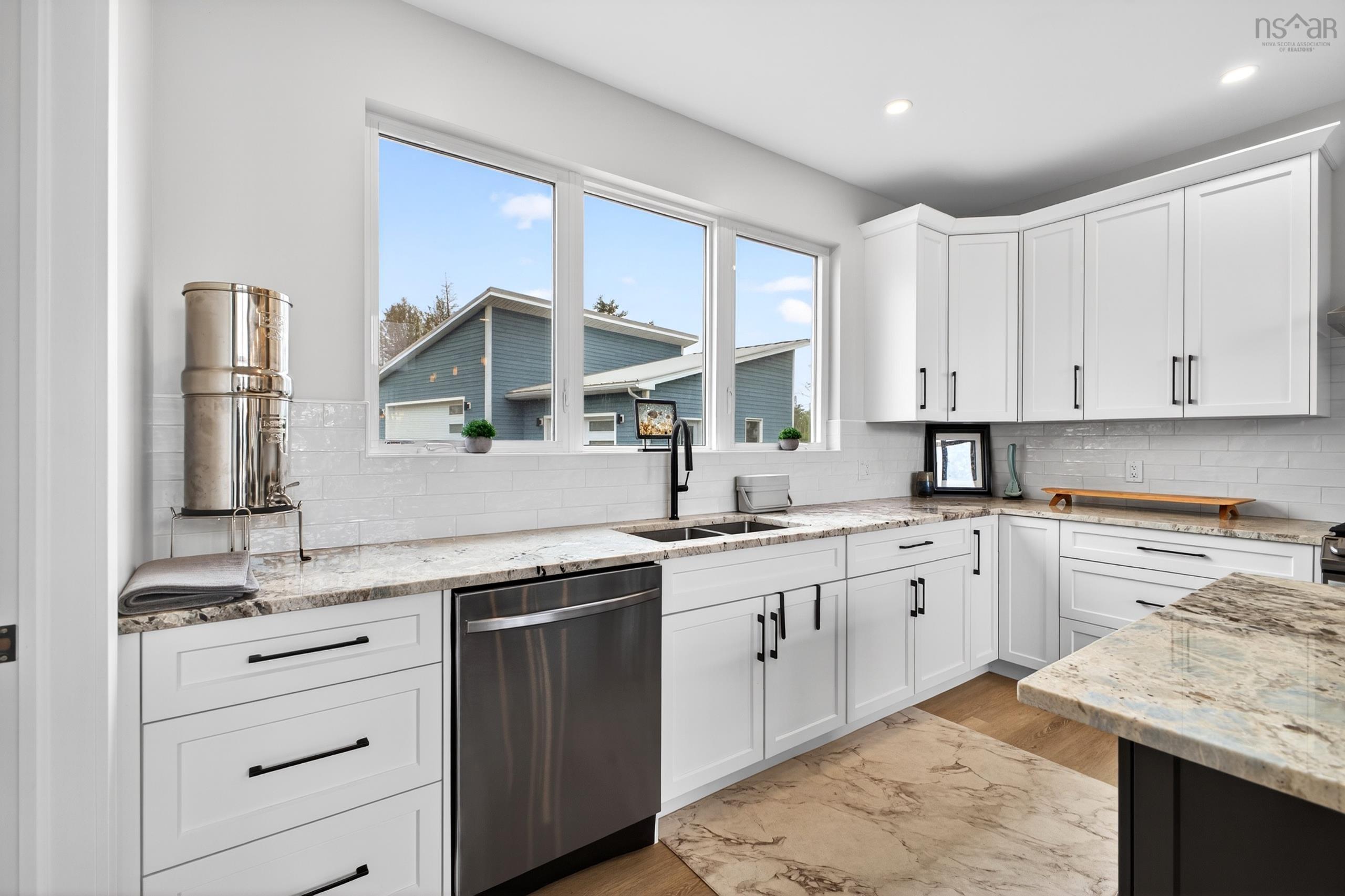 $1,200,000.00: 45 KEIFERD SHORE Lane, Gulf Shore