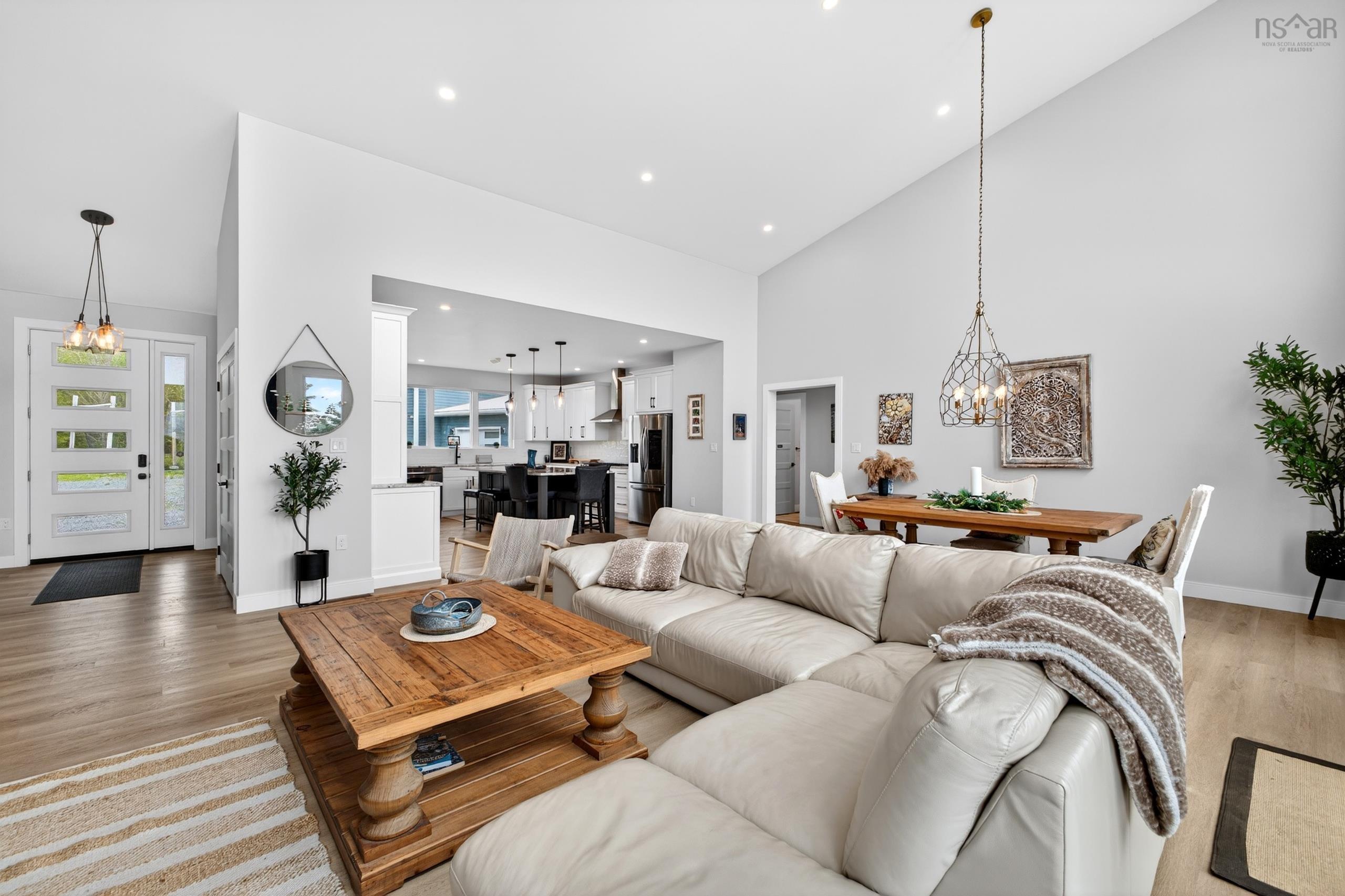 $1,200,000.00: 45 KEIFERD SHORE Lane, Gulf Shore