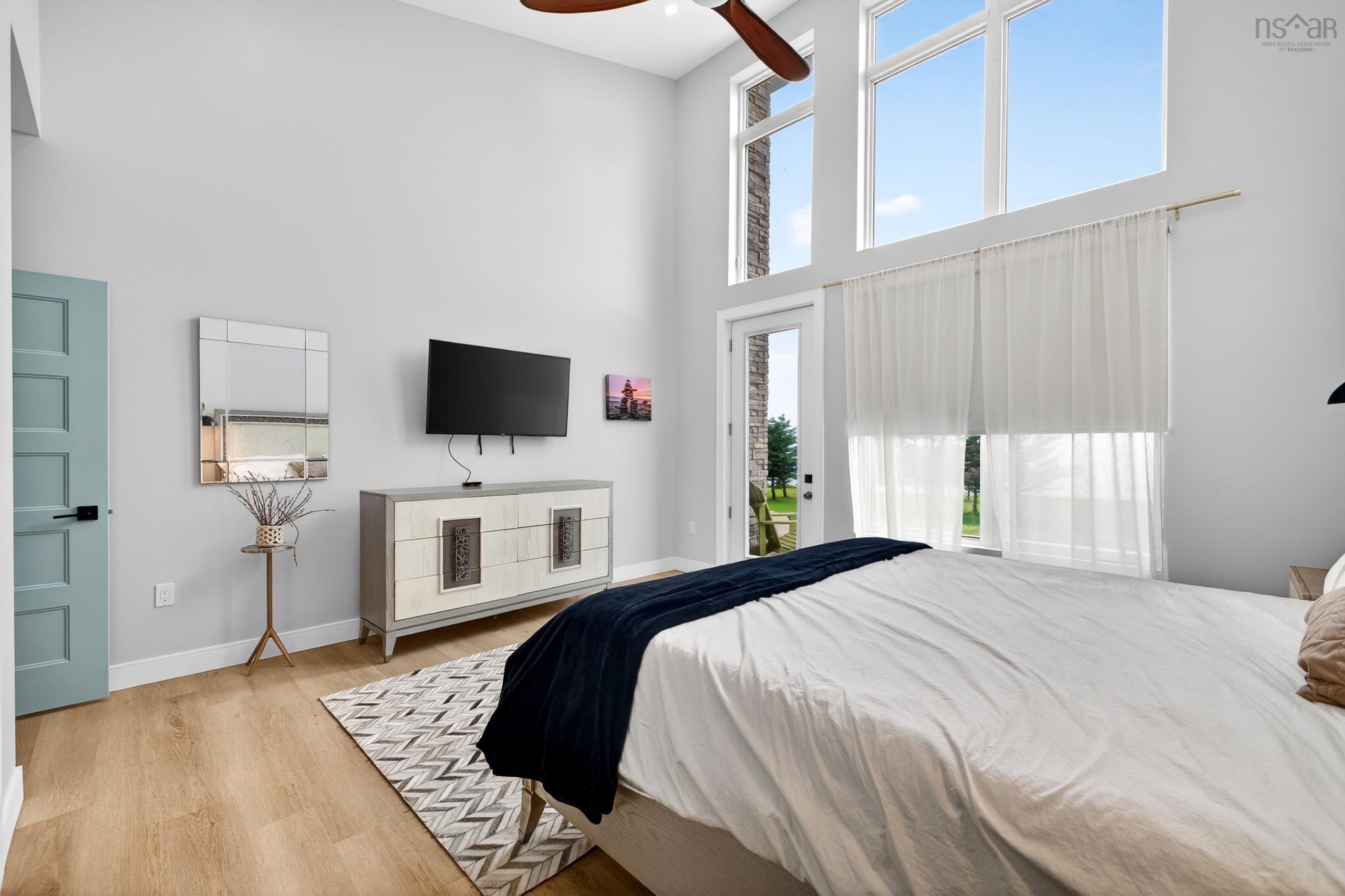 $1,200,000.00: 45 KEIFERD SHORE Lane, Gulf Shore
