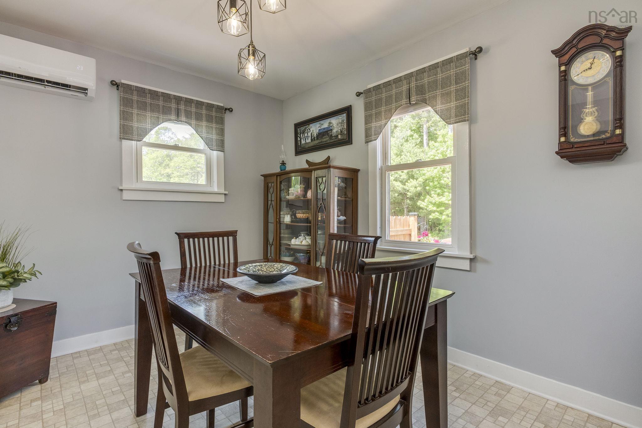 $339,700.00: 10547 201 Highway, Meadowvale
