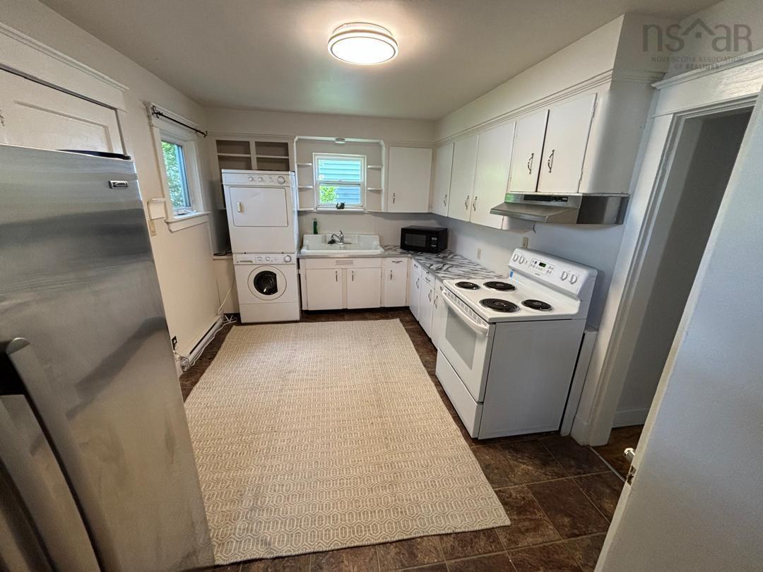$579,000.00: 3667 High Street, Halifax Regional Municipality