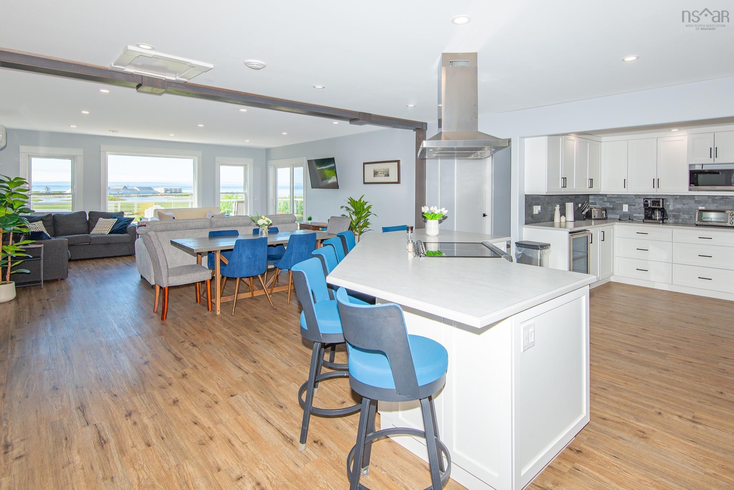 $739,000.00: 1861 Highway 1, Church Point