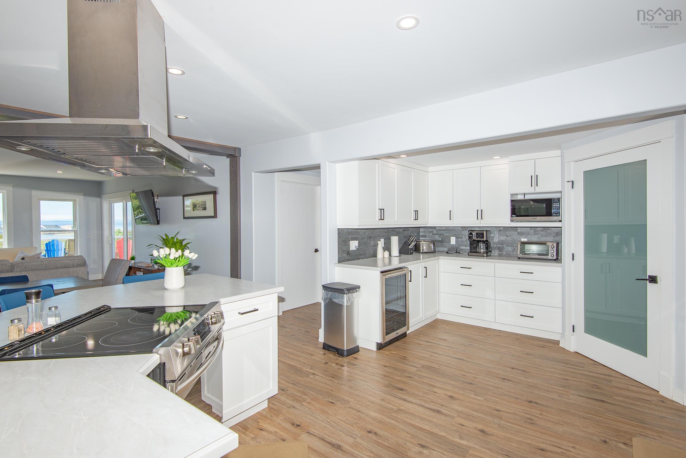 $739,000.00: 1861 Highway 1, Church Point