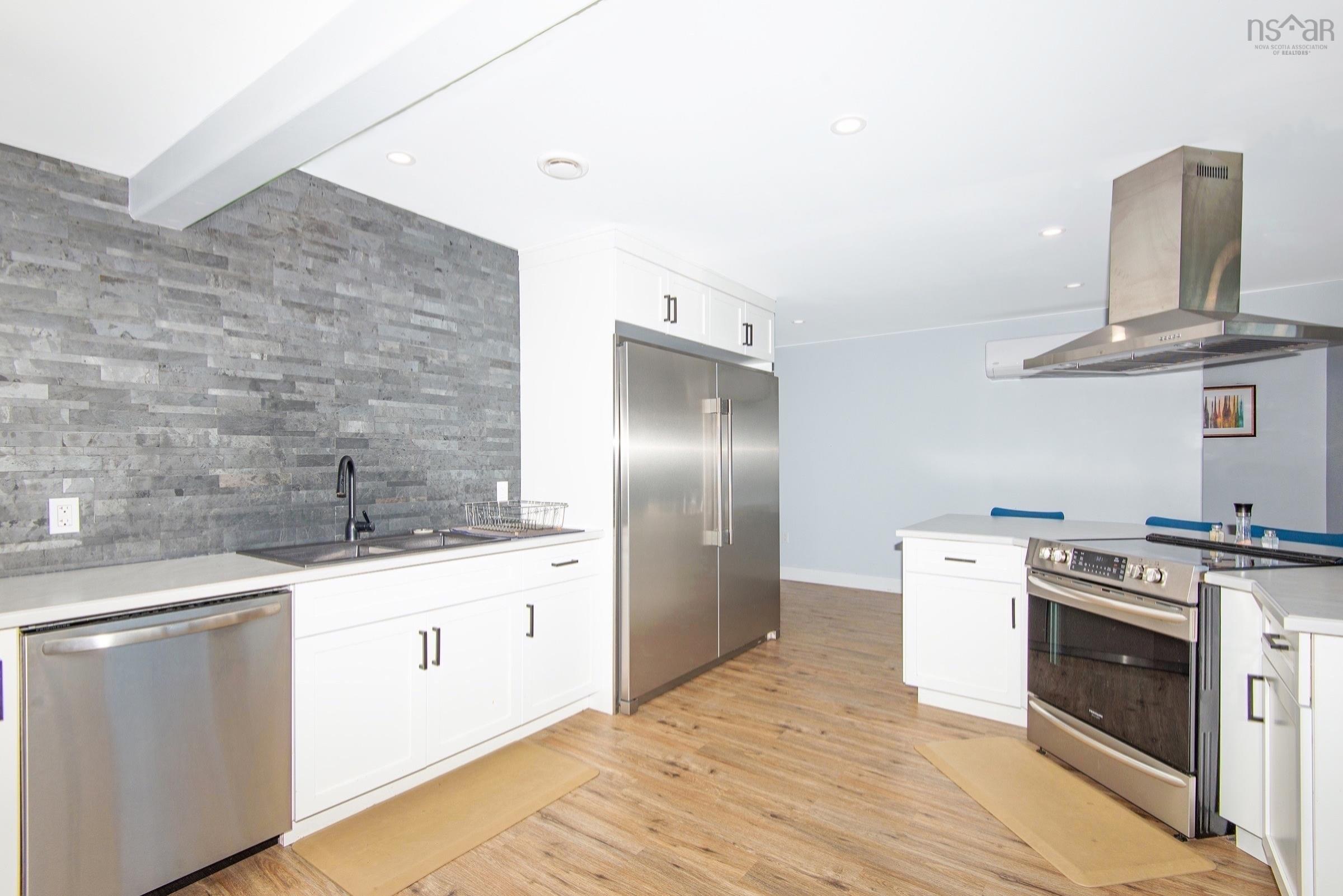 $739,000.00: 1861 Highway 1, Church Point