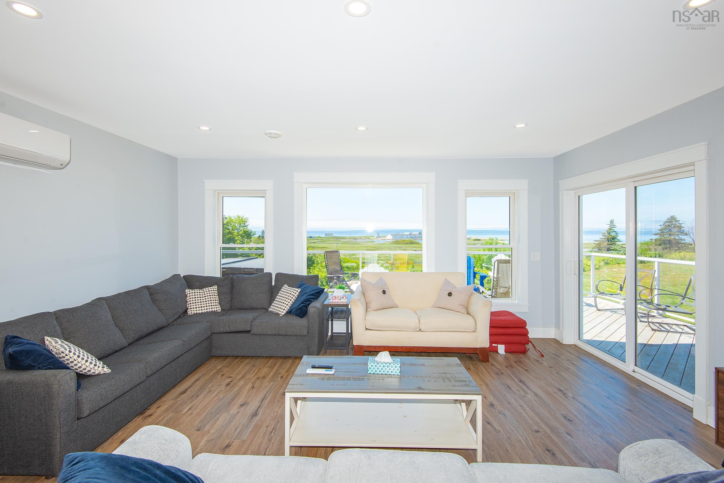 $739,000.00: 1861 Highway 1, Church Point