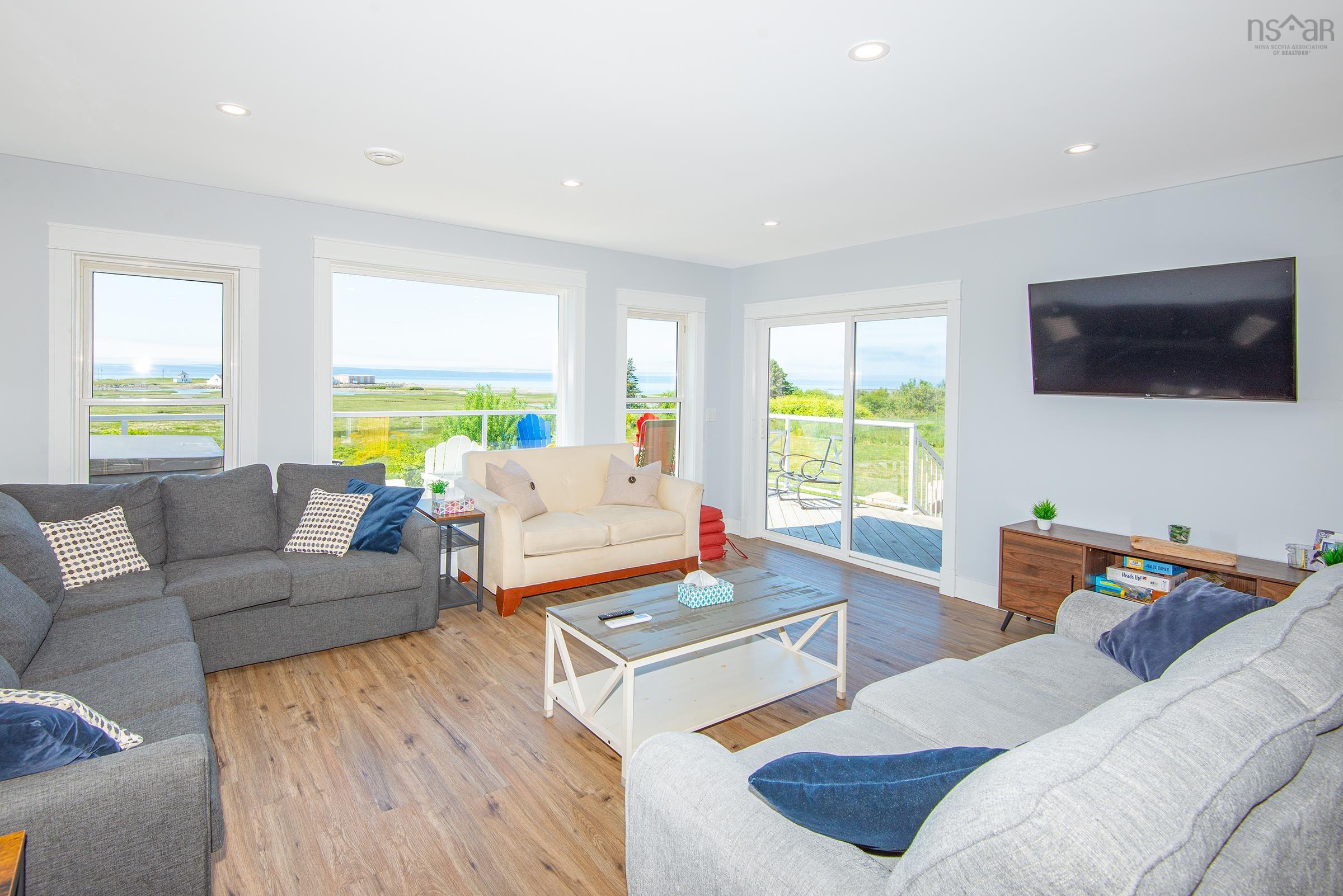 $739,000.00: 1861 Highway 1, Church Point