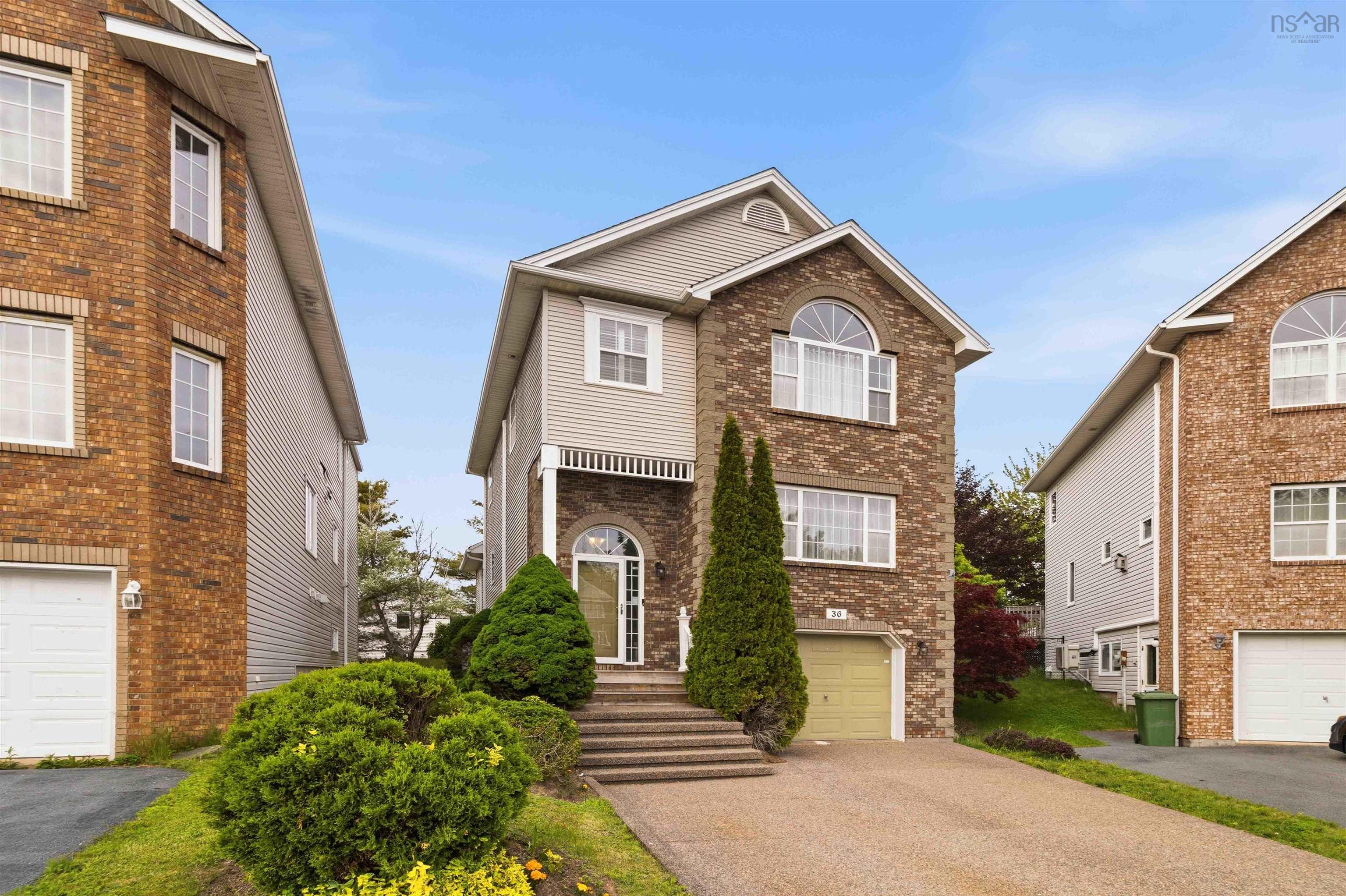$789,000.00: 36 Roxham Close, Clayton Park