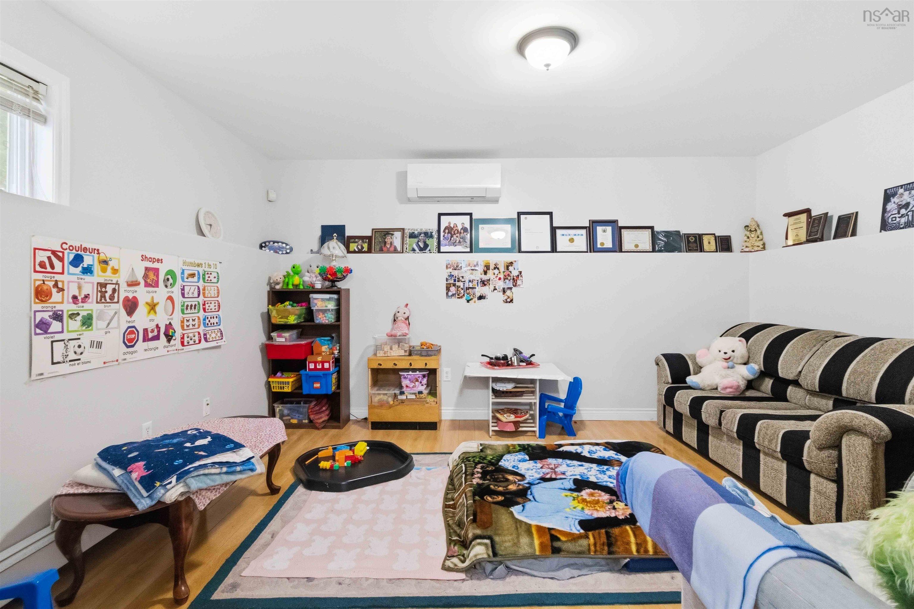 $789,000.00: 36 Roxham Close, Clayton Park