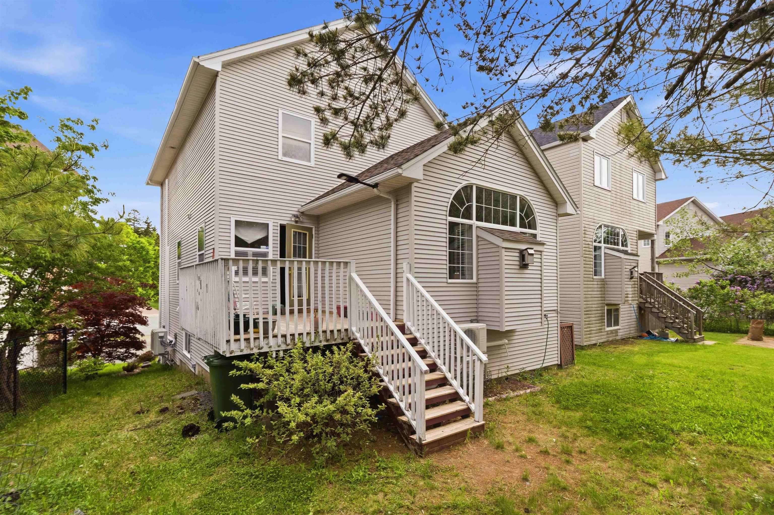 $789,000.00: 36 Roxham Close, Clayton Park