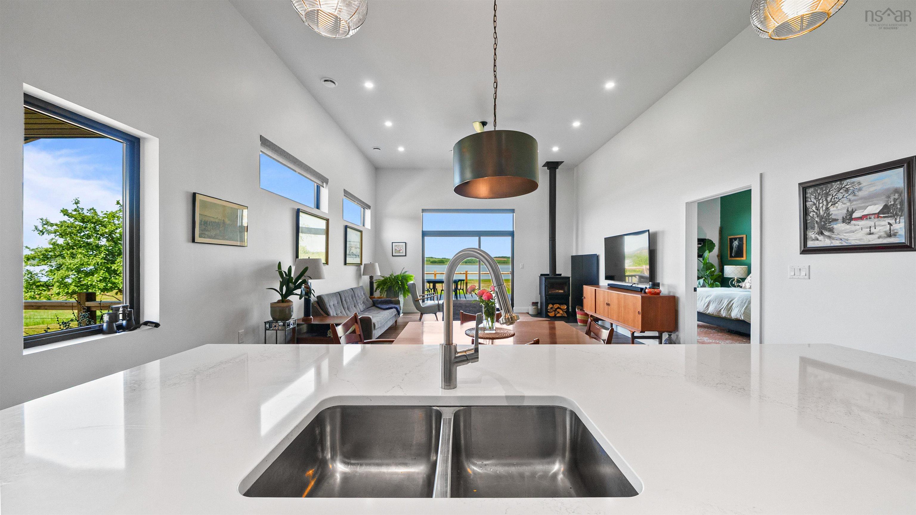 $685,000.00: 7 New Town Road, Avondale