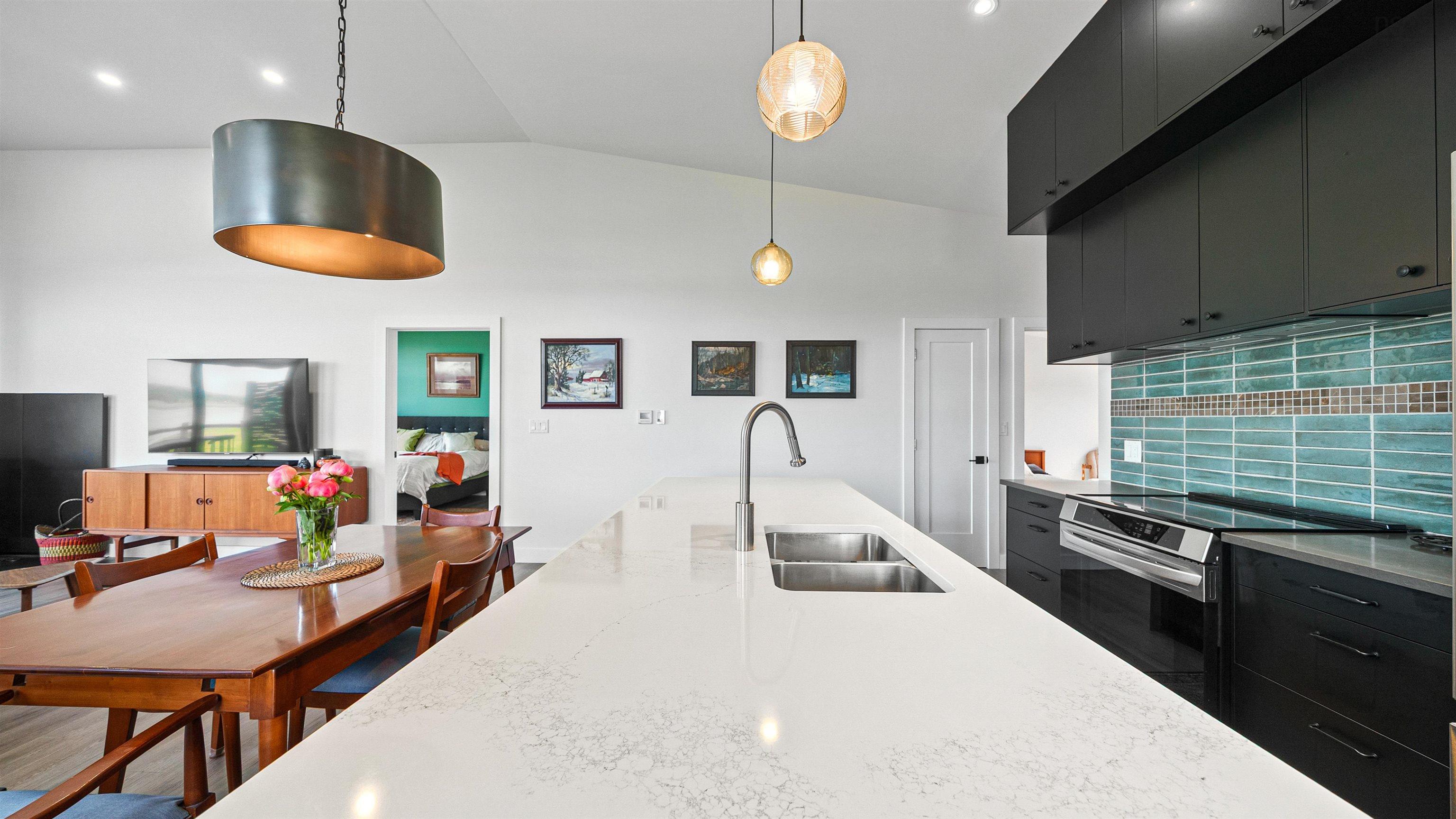 $685,000.00: 7 New Town Road, Avondale