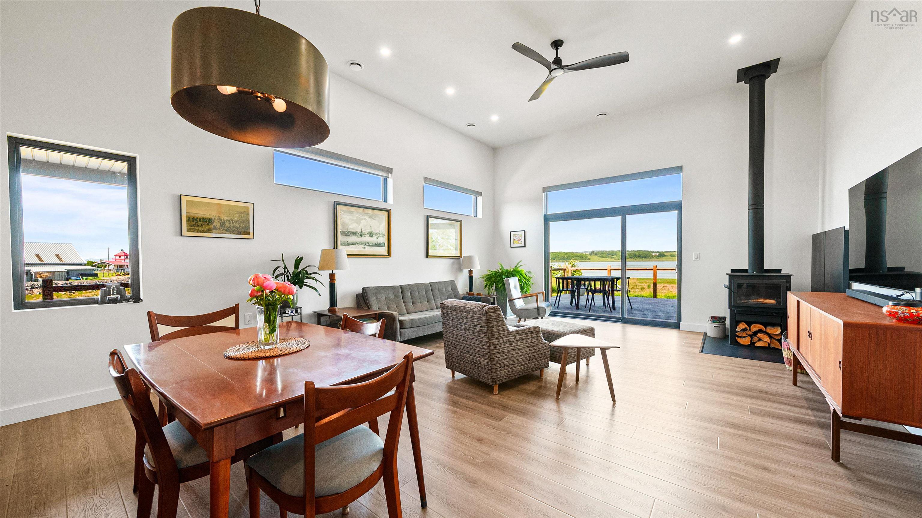 $685,000.00: 7 New Town Road, Avondale