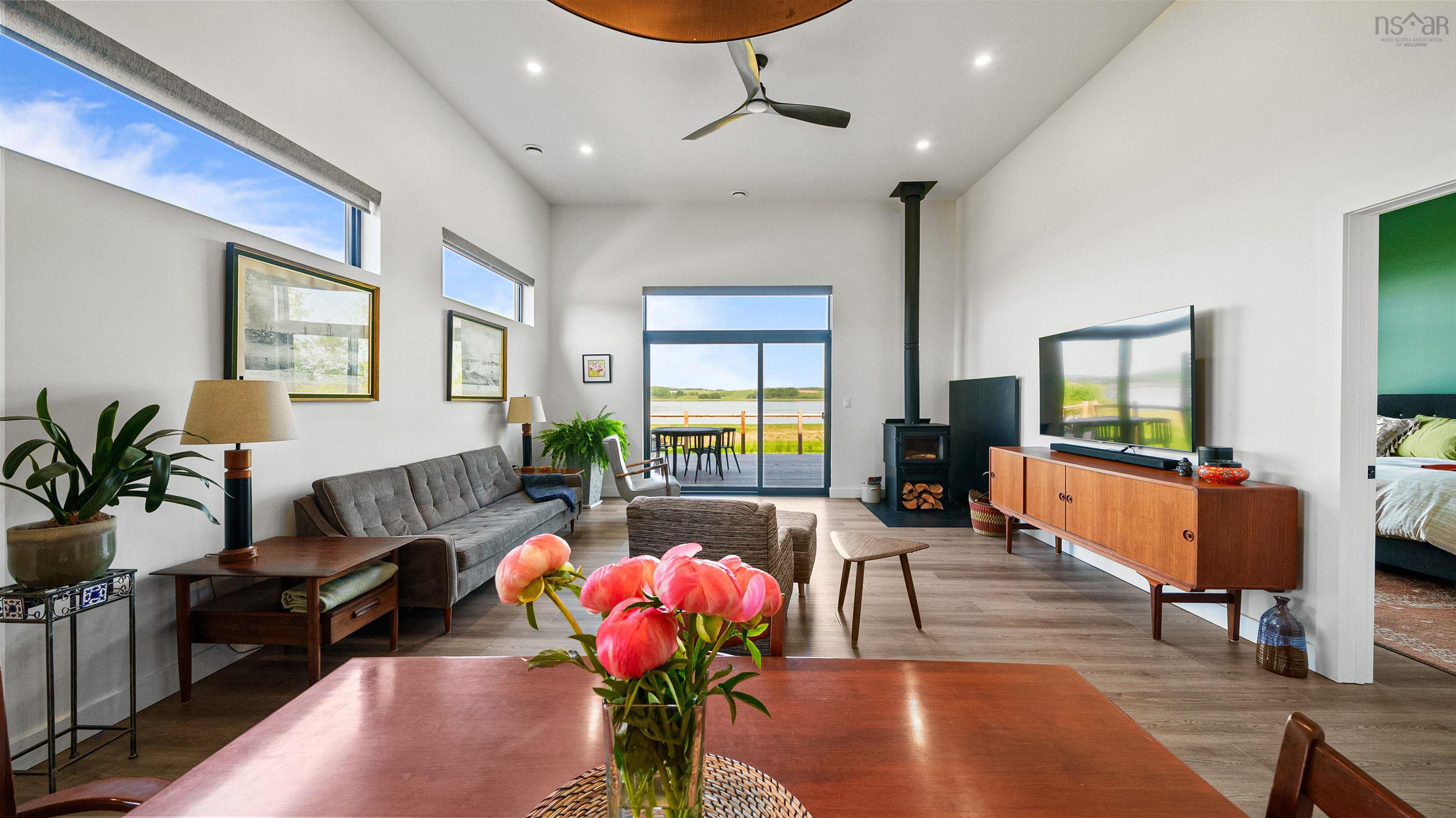 $685,000.00: 7 New Town Road, Avondale