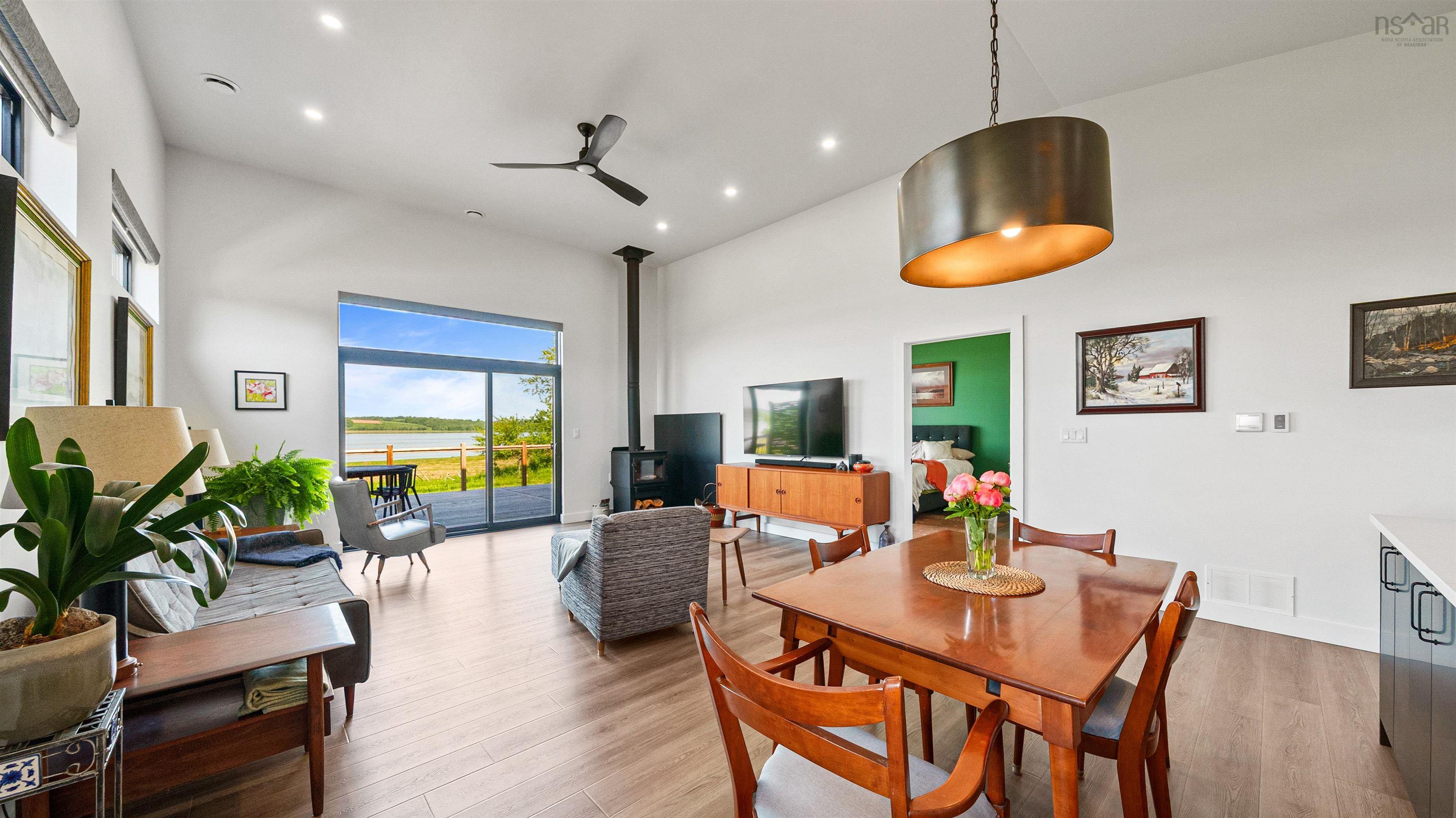 $685,000.00: 7 New Town Road, Avondale