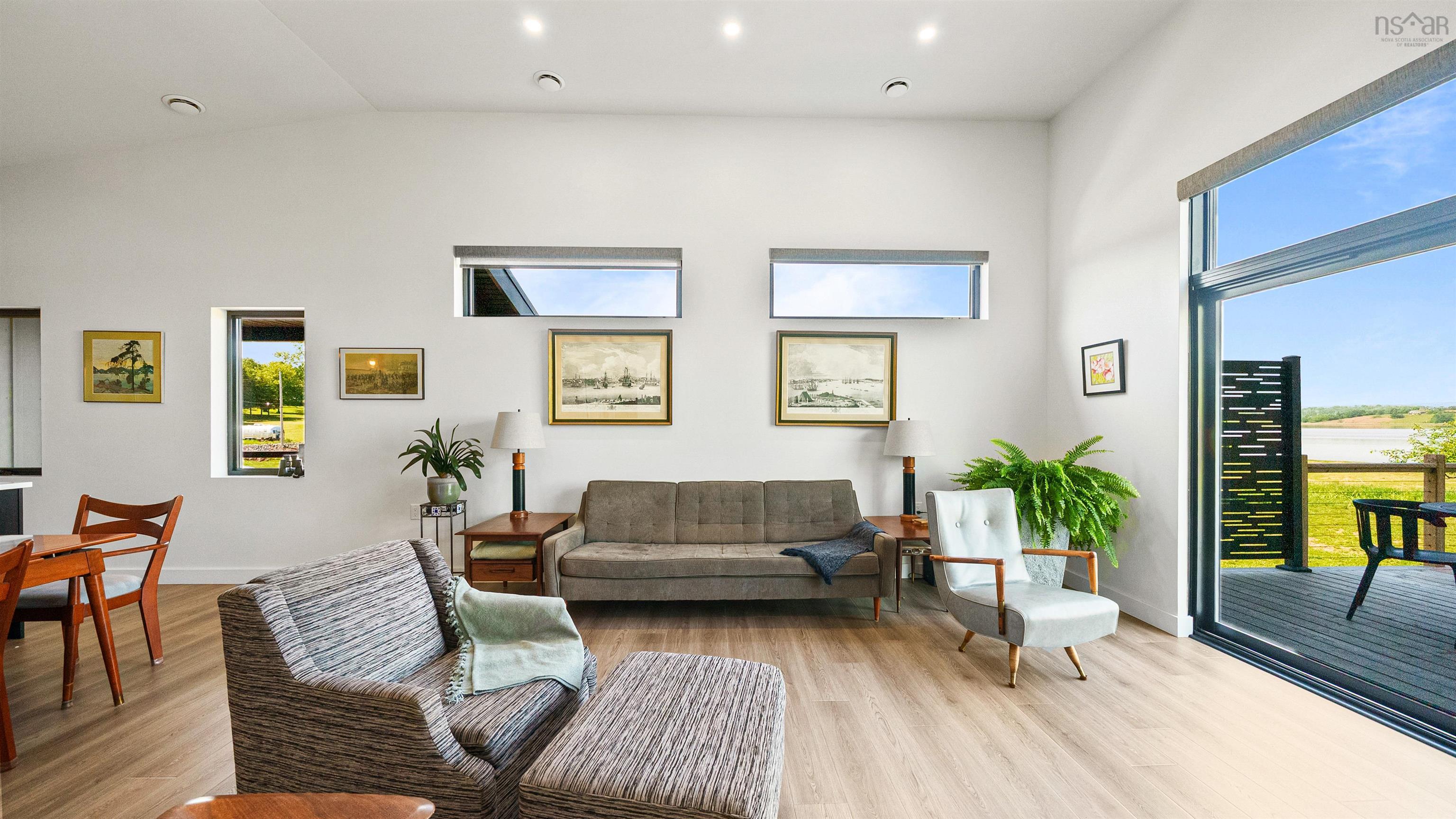 $685,000.00: 7 New Town Road, Avondale