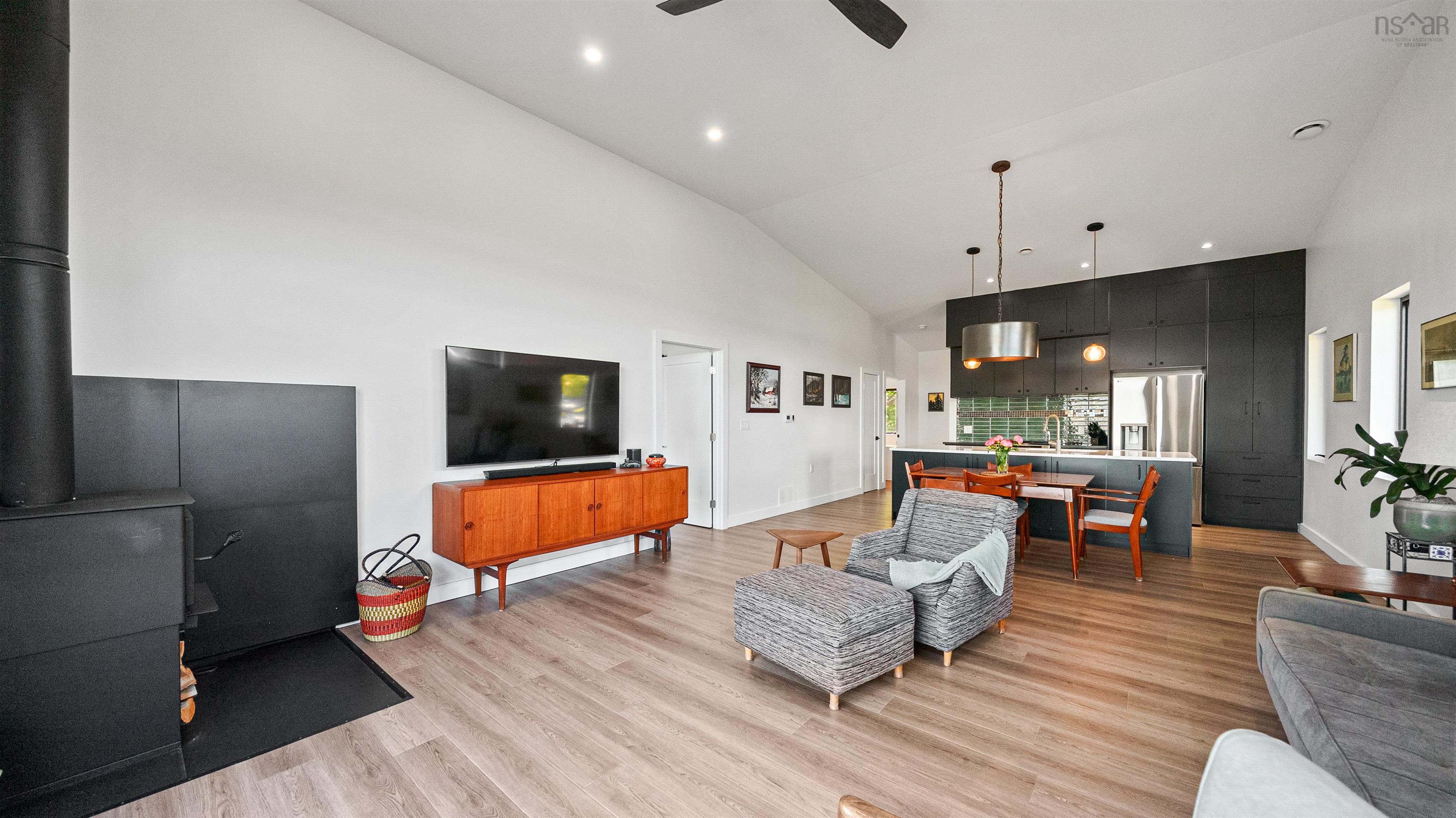 $685,000.00: 7 New Town Road, Avondale