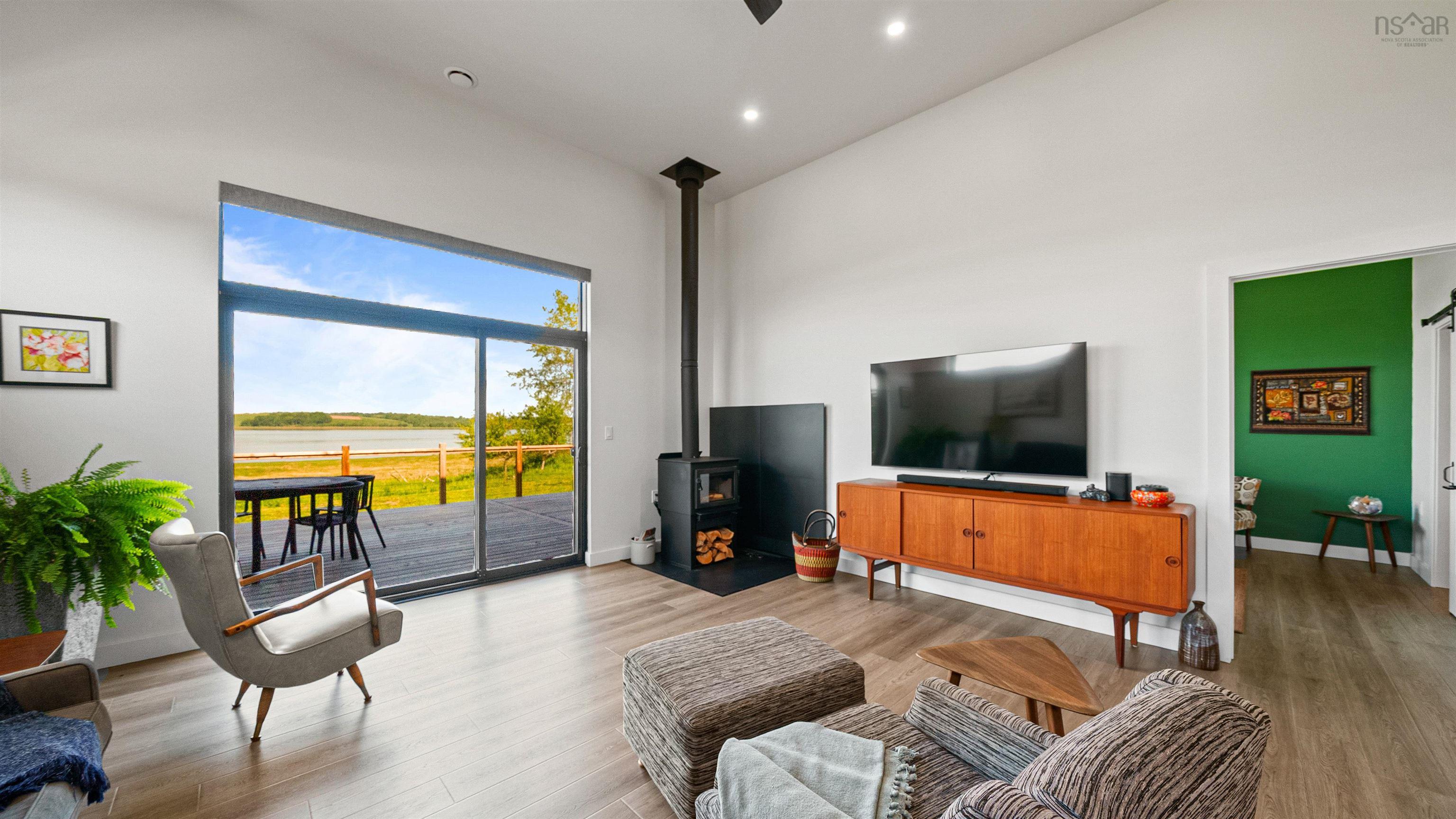 $685,000.00: 7 New Town Road, Avondale