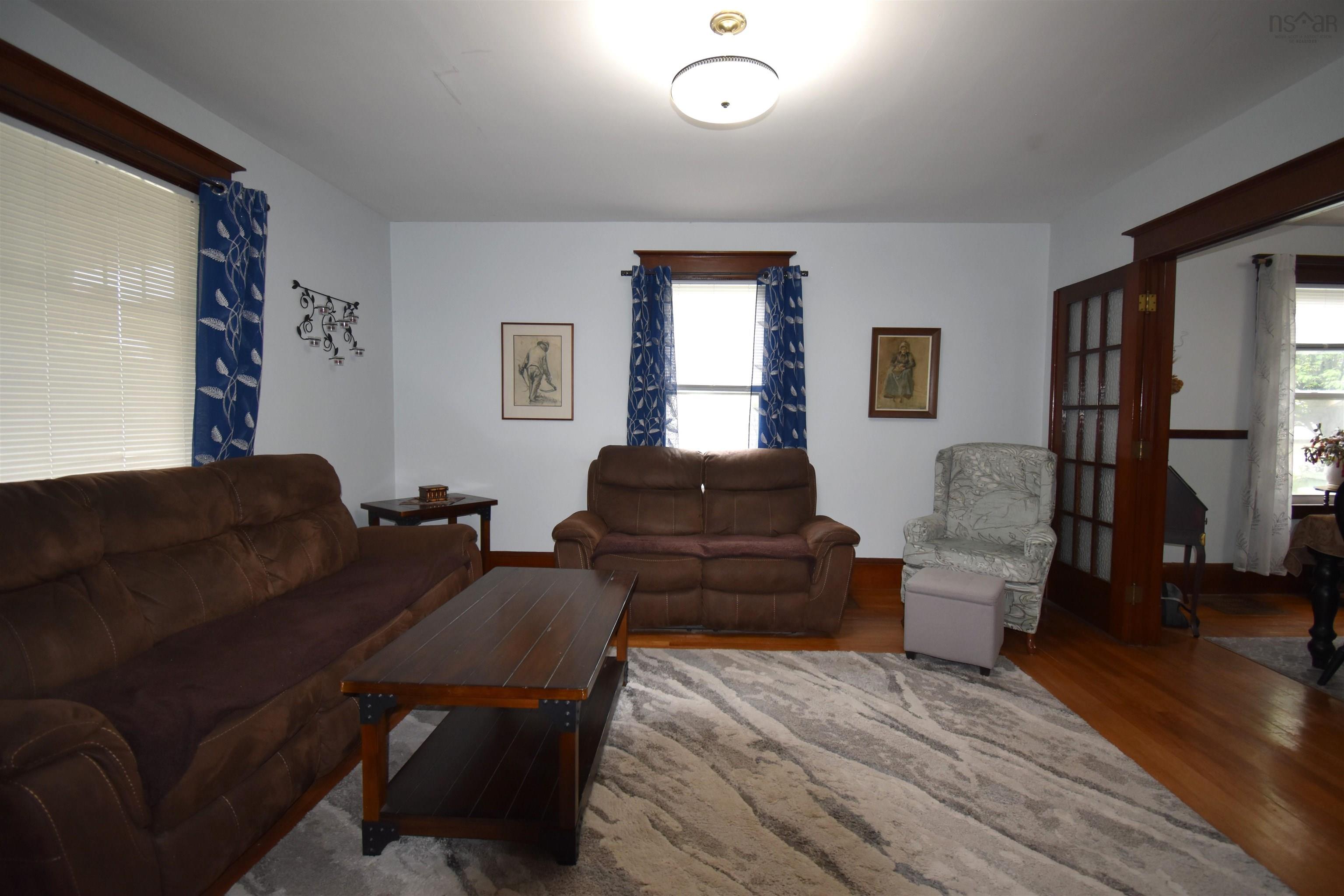 $329,900.00: 21 COTTAGE Street, Truro
