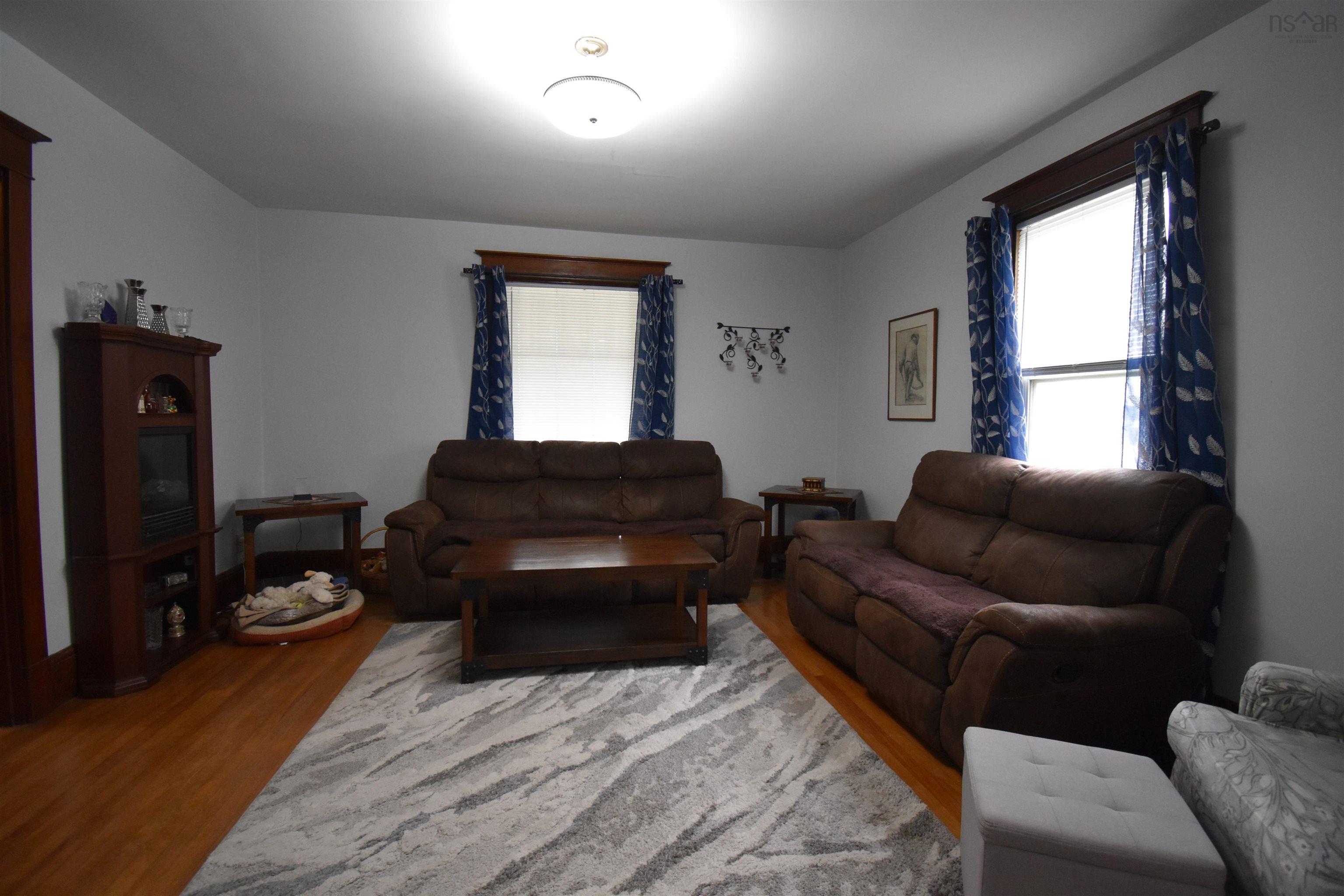 $329,900.00: 21 COTTAGE Street, Truro