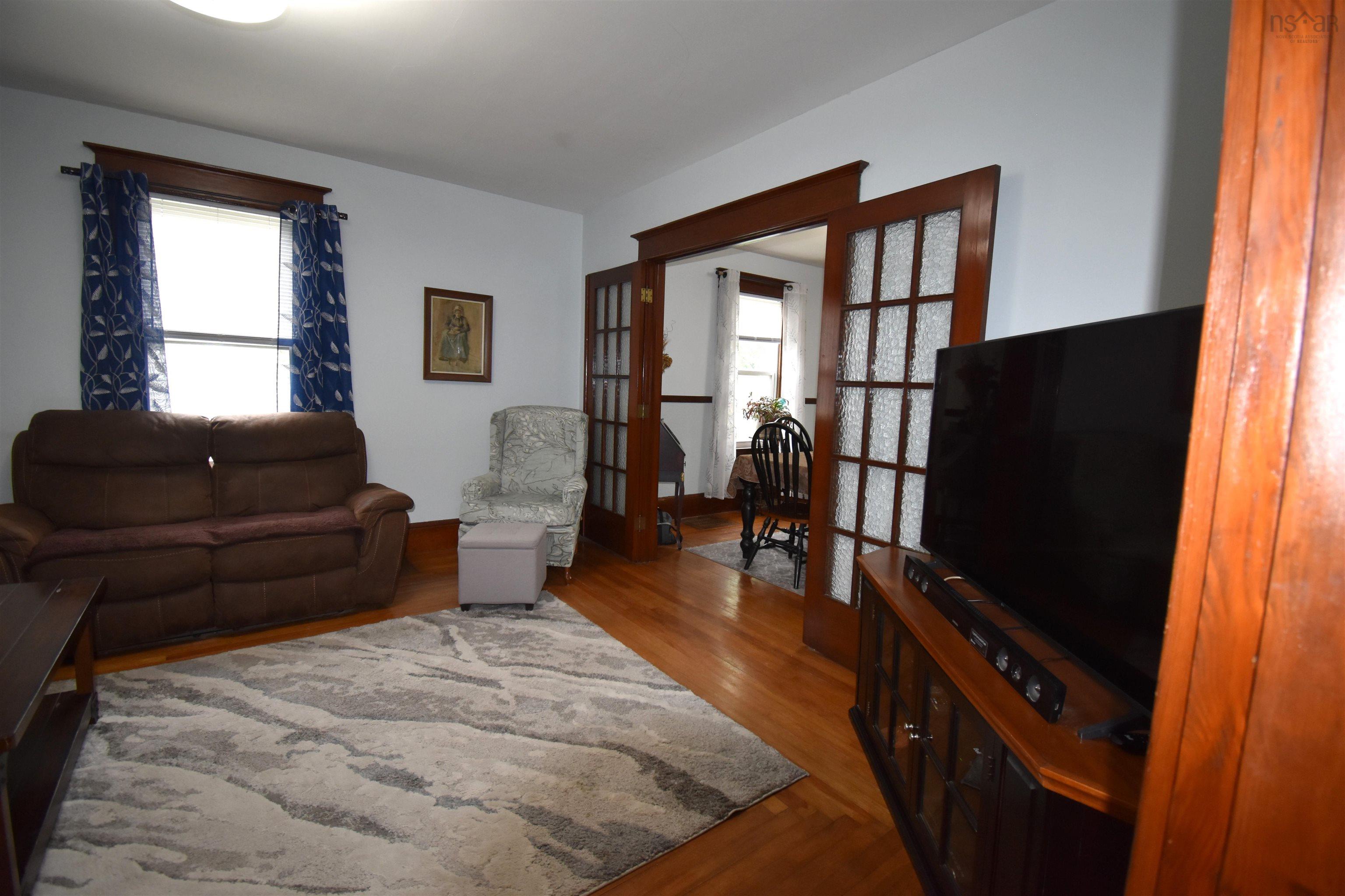 $329,900.00: 21 COTTAGE Street, Truro
