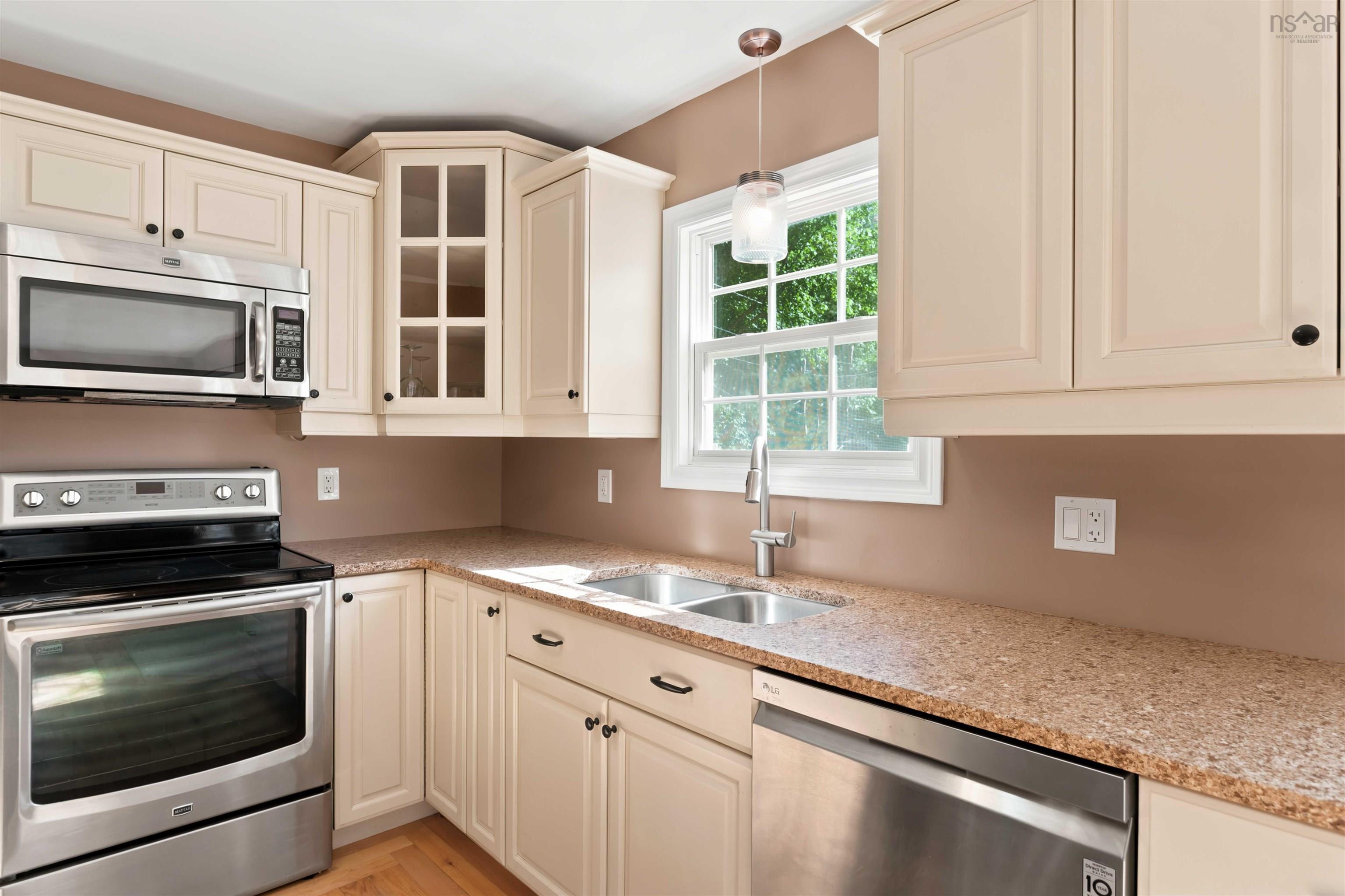 $669,900.00: 3349 Lovett Road, Brooklyn Corner