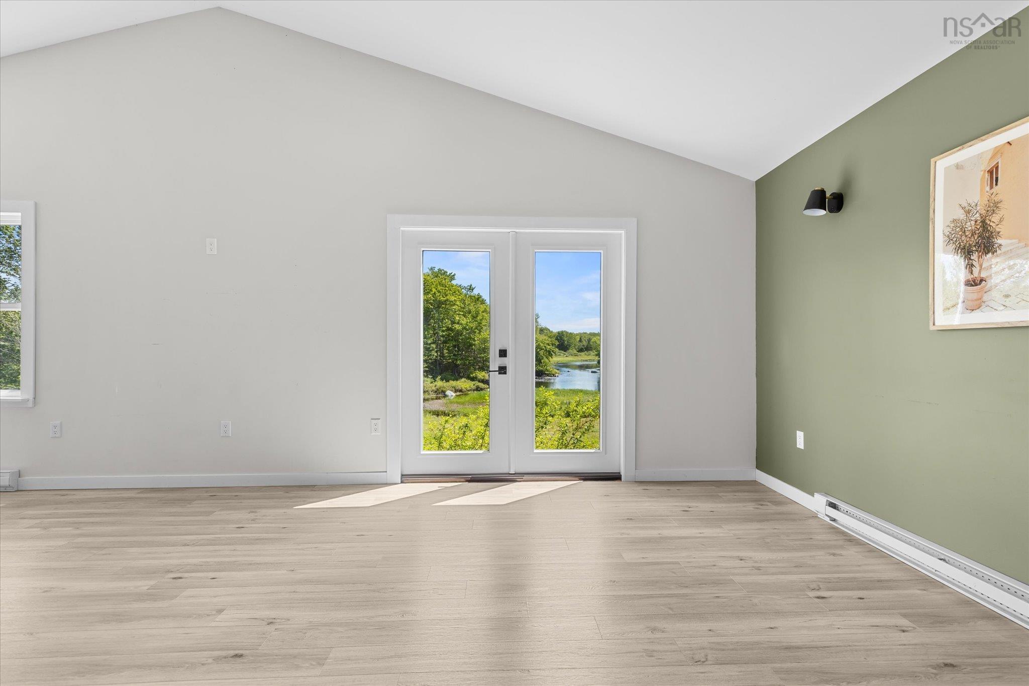 $319,900.00: 4184 203 Highway, Middle Ohio