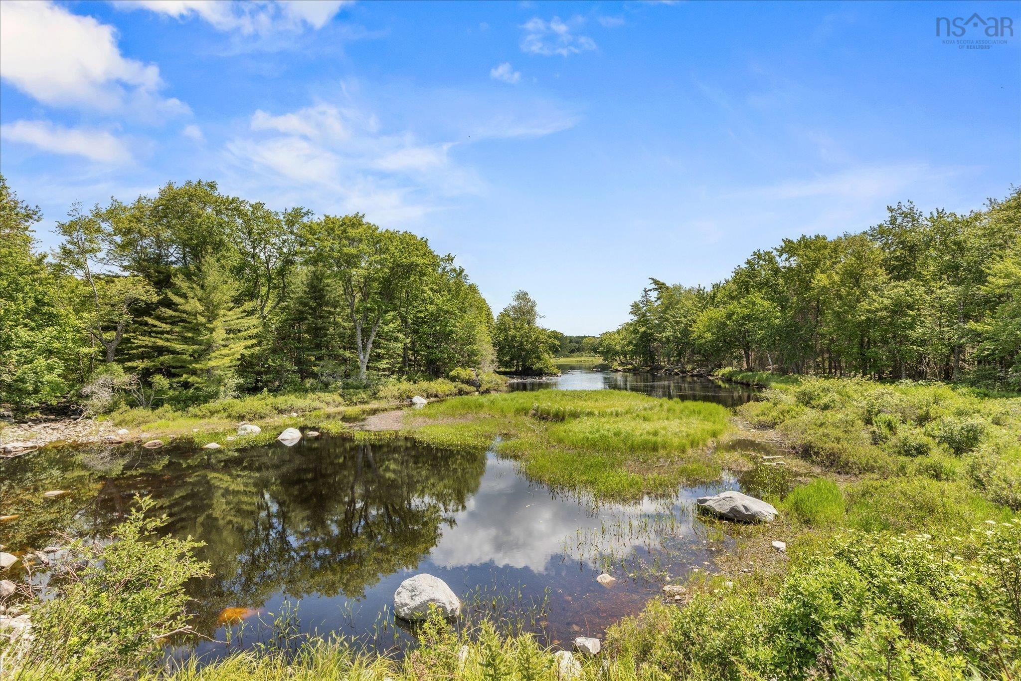 $319,900.00: 4184 203 Highway, Middle Ohio