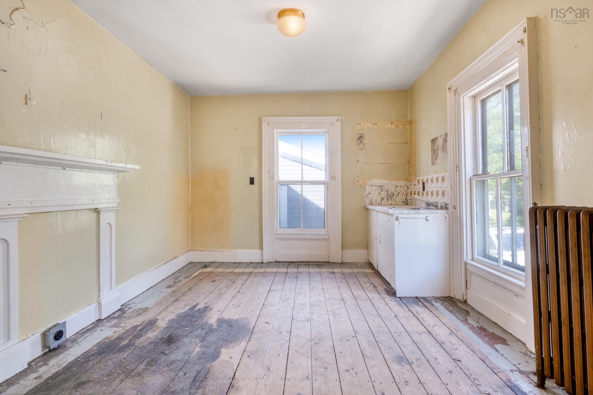 $549,000.00: 200 Montague Street, Lunenburg