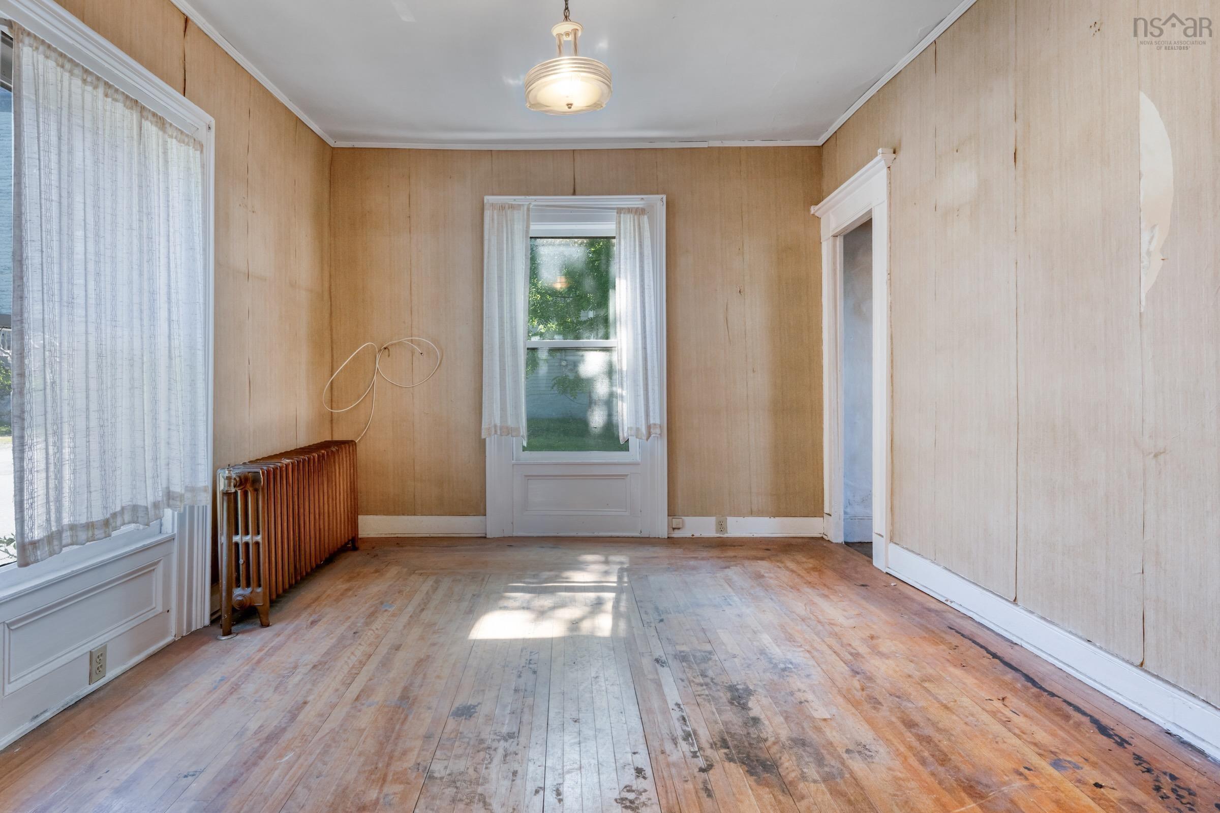 $549,000.00: 200 Montague Street, Lunenburg