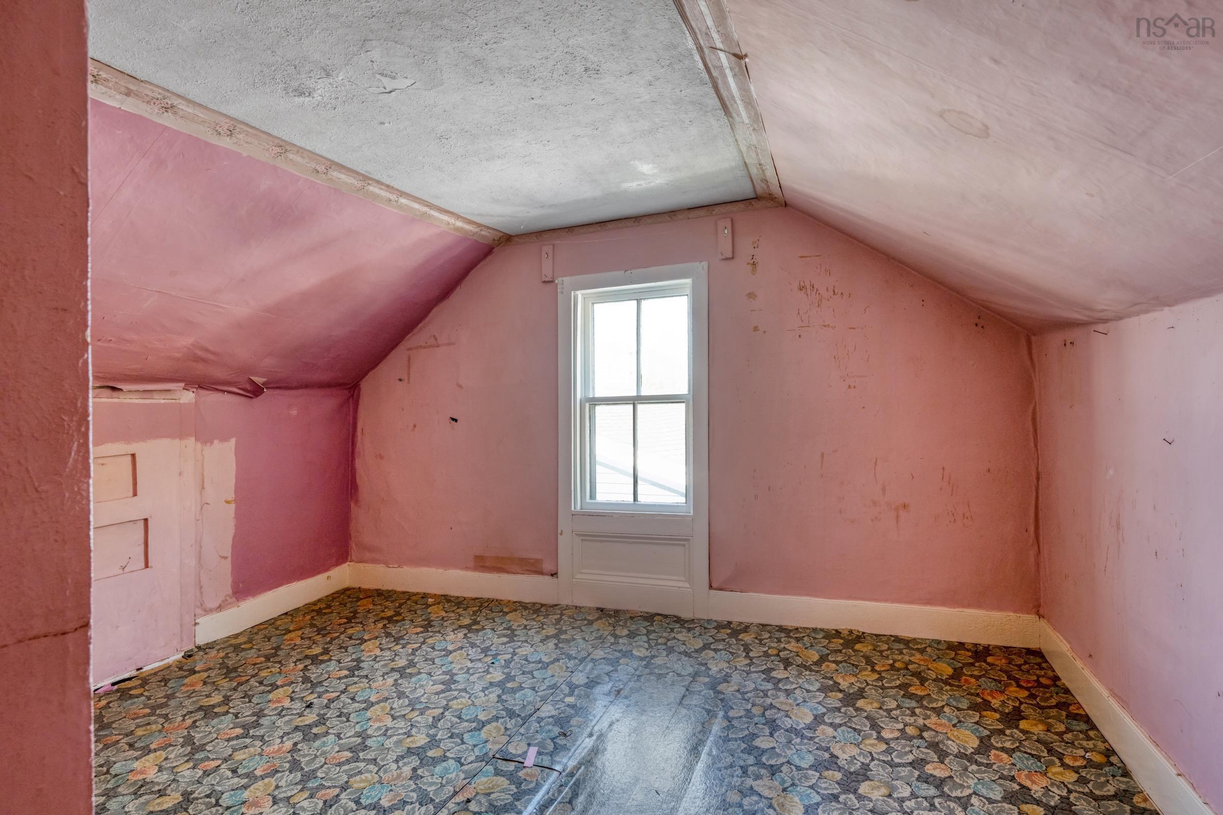 $549,000.00: 200 Montague Street, Lunenburg