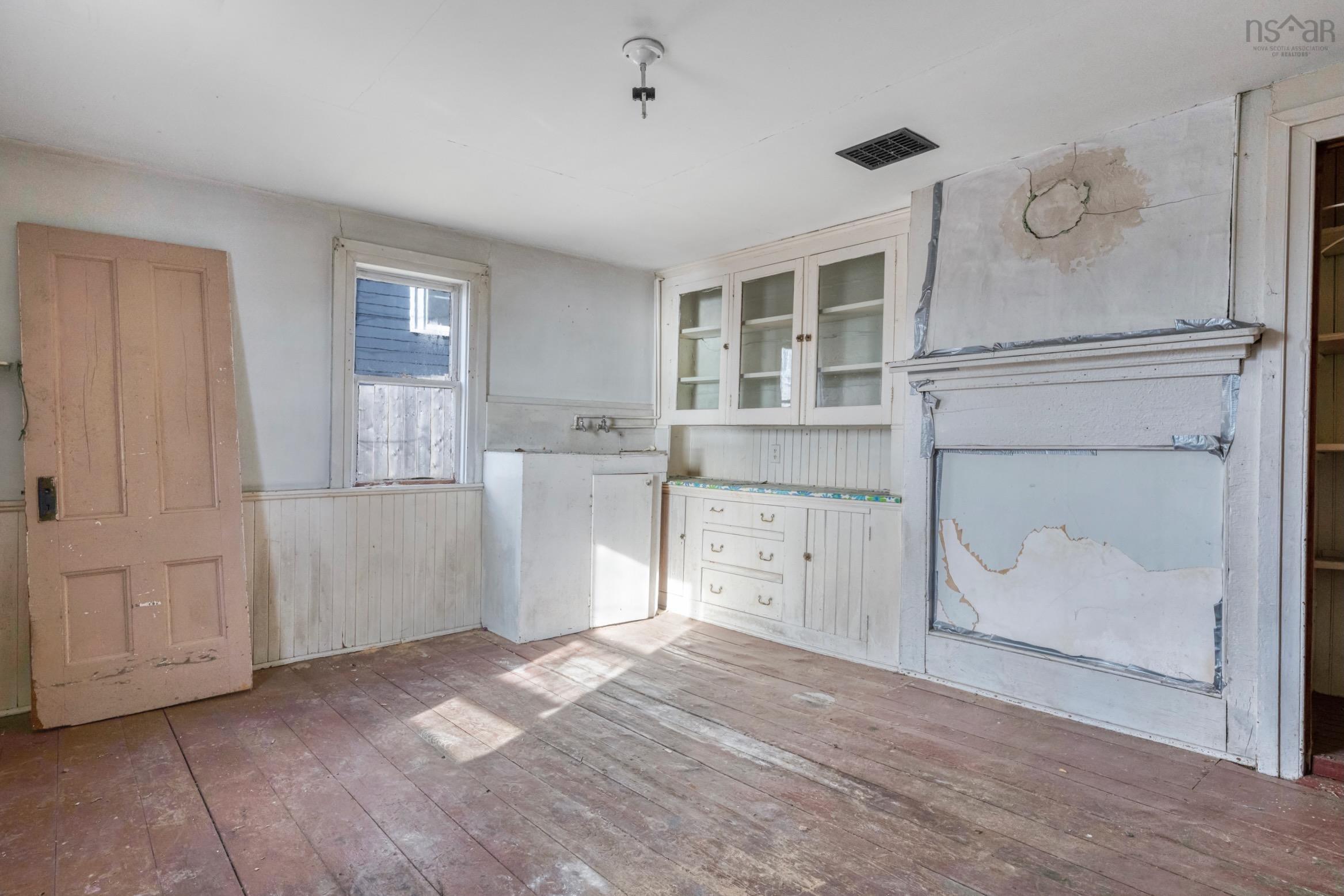 $549,000.00: 200 Montague Street, Lunenburg