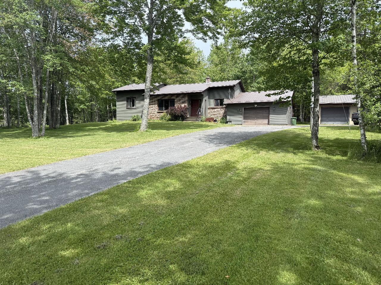 $599,900.00: 9041 14 Highway, Hardwood Lands