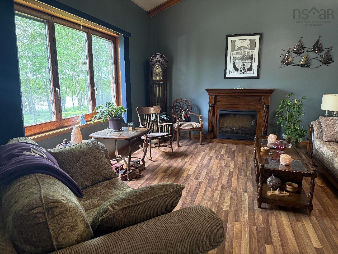 $599,900.00: 9041 14 Highway, Hardwood Lands
