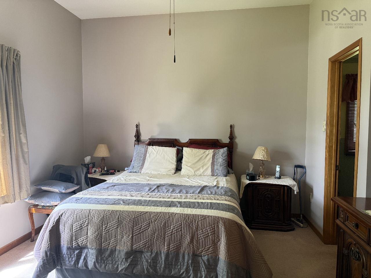 $599,900.00: 9041 14 Highway, Hardwood Lands