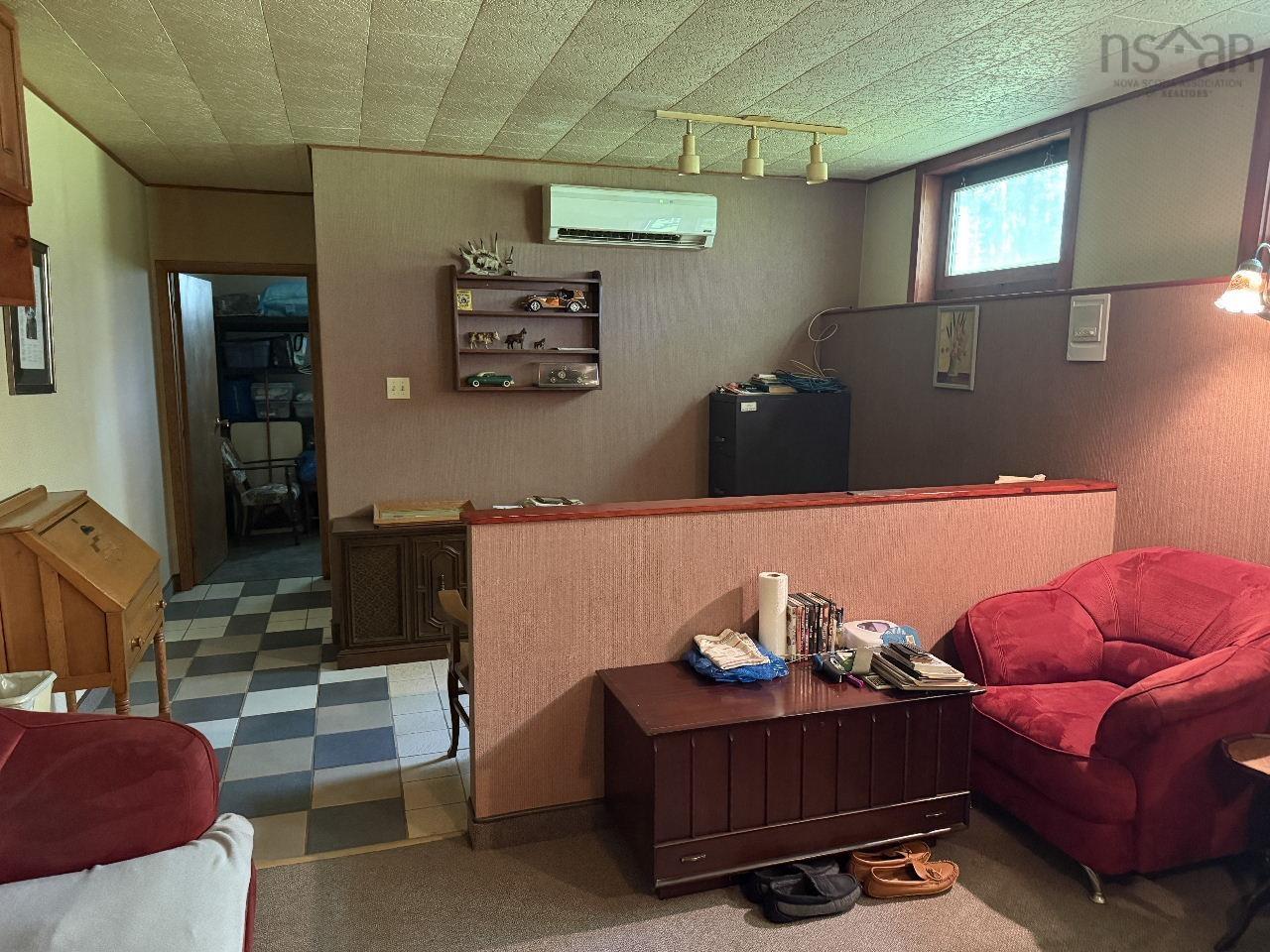 $599,900.00: 9041 14 Highway, Hardwood Lands