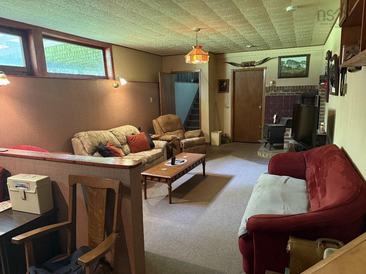 $599,900.00: 9041 14 Highway, Hardwood Lands