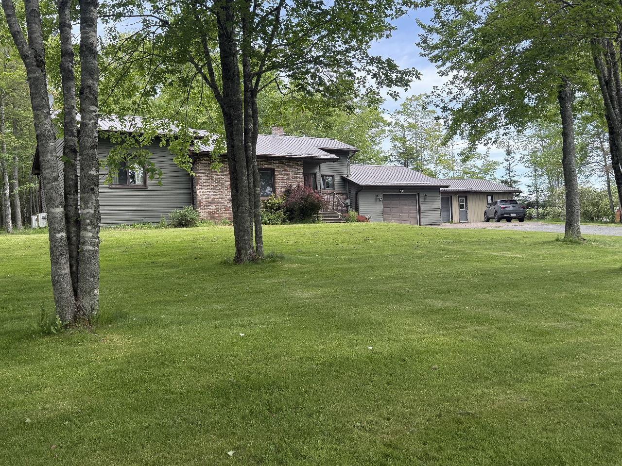 $599,900.00: 9041 14 Highway, Hardwood Lands