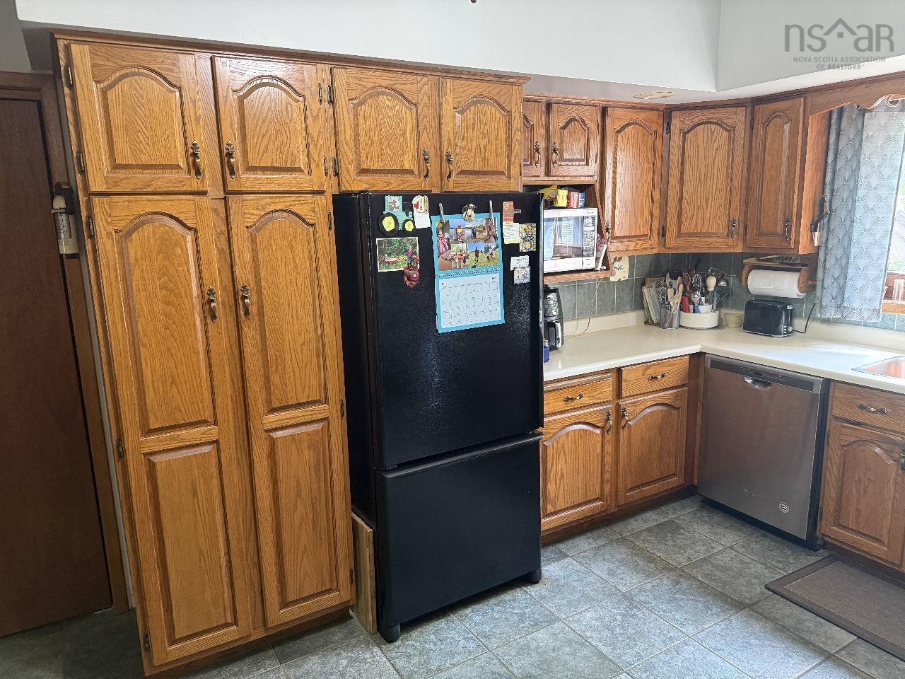 $599,900.00: 9041 14 Highway, Hardwood Lands