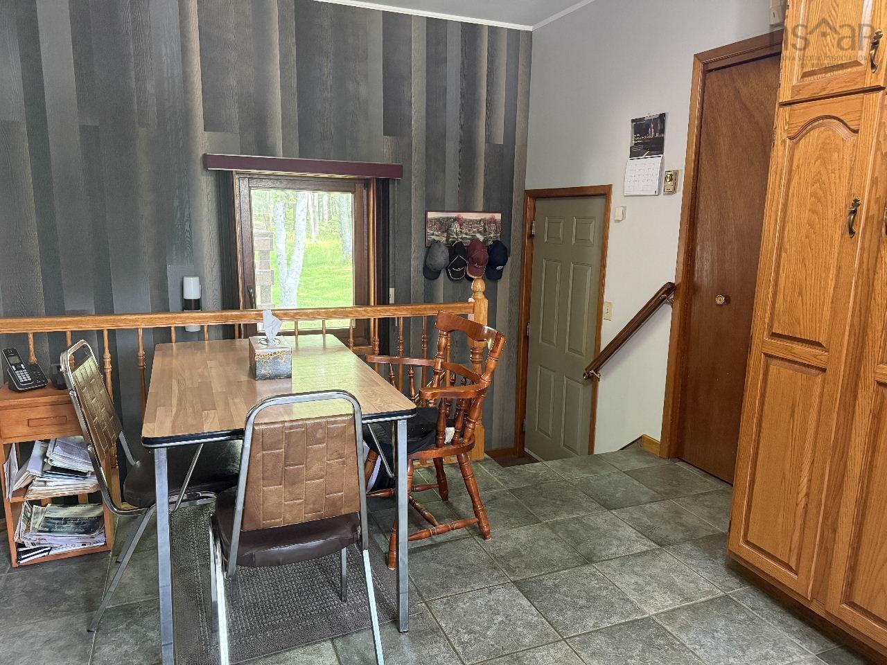 $599,900.00: 9041 14 Highway, Hardwood Lands