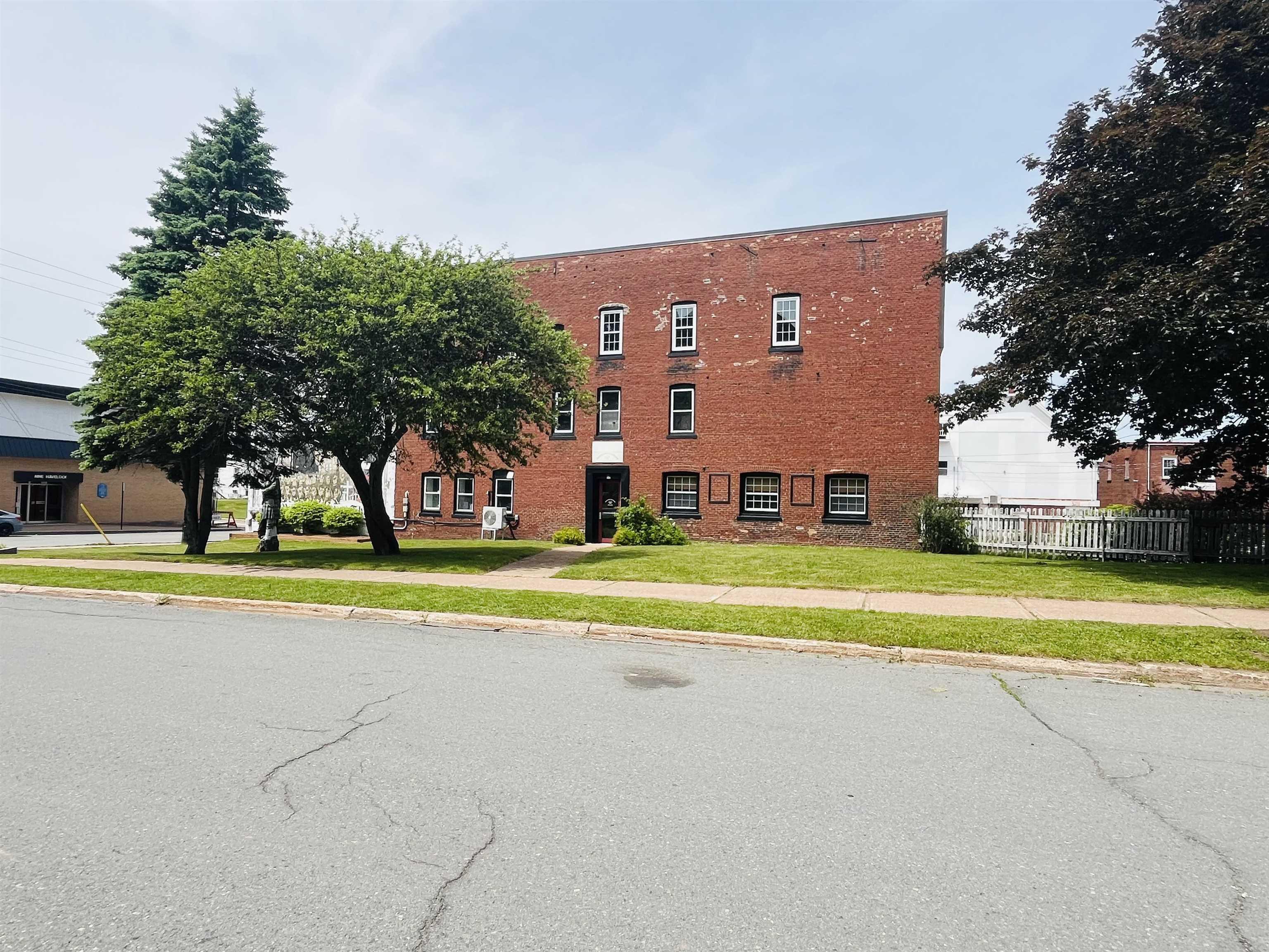 $419,900.00: 10 Havelock Street, Amherst