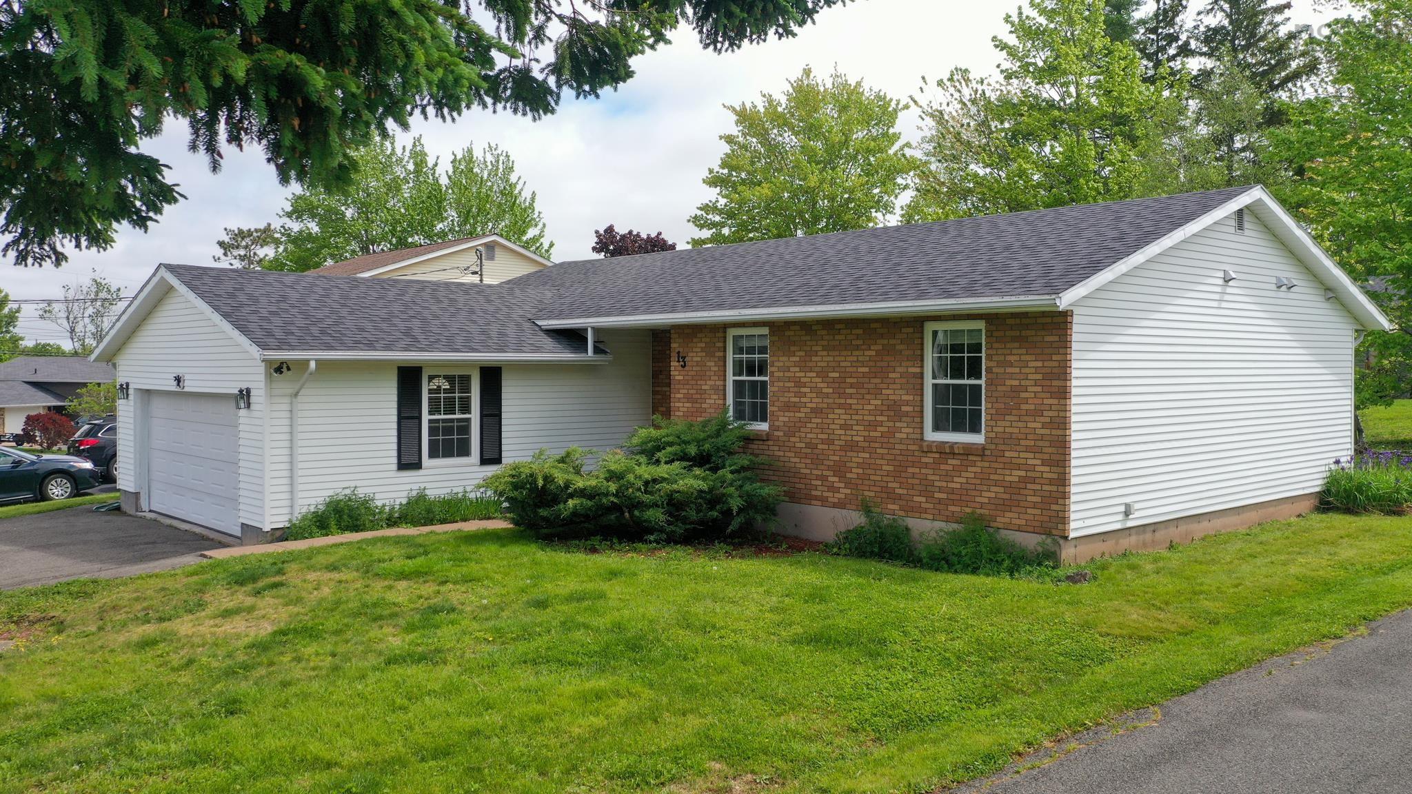 $474,800.00: 13 Cedar Drive, Stellarton