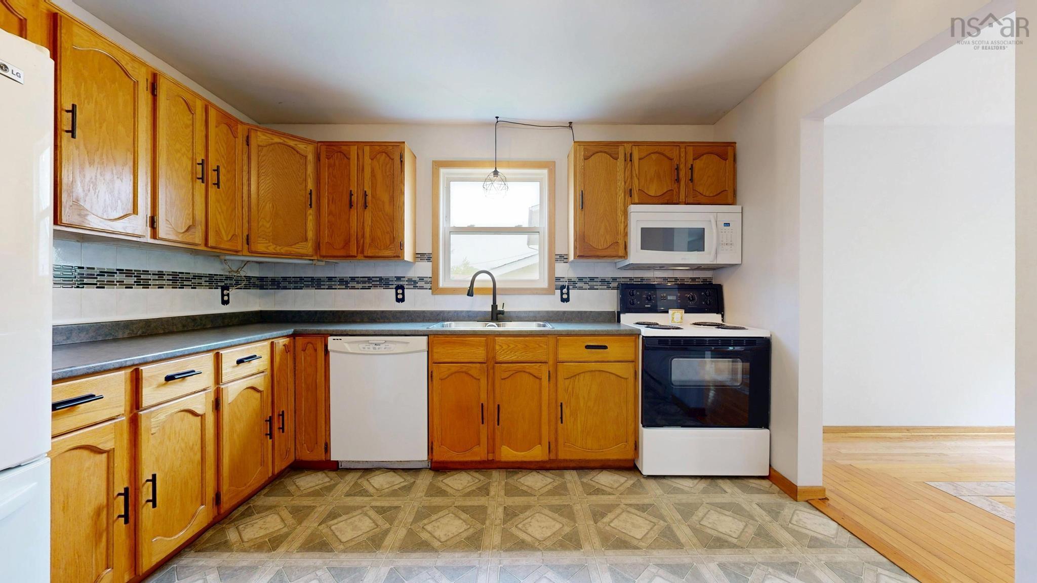 $474,800.00: 13 Cedar Drive, Stellarton