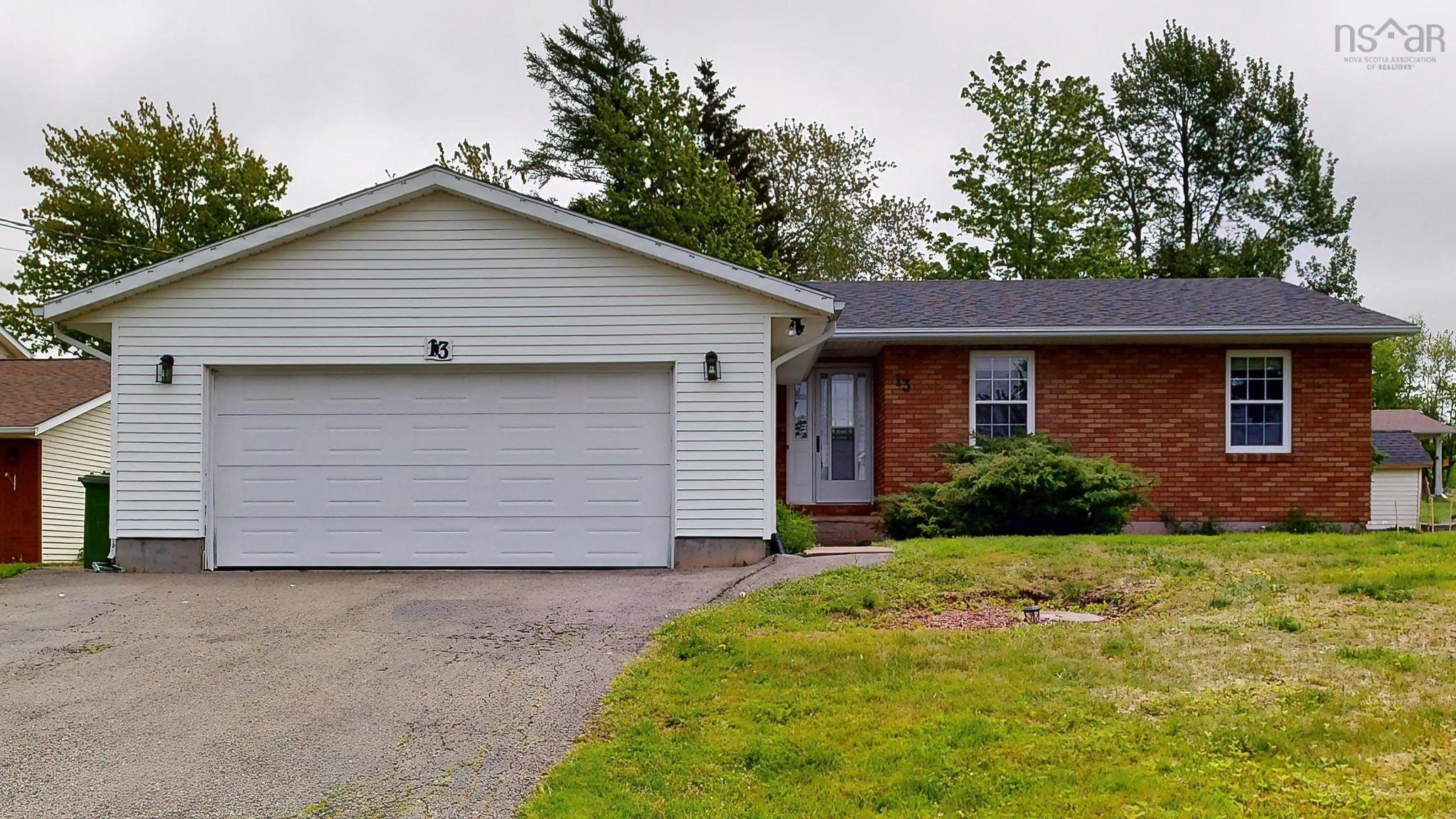 $474,800.00: 13 Cedar Drive, Stellarton