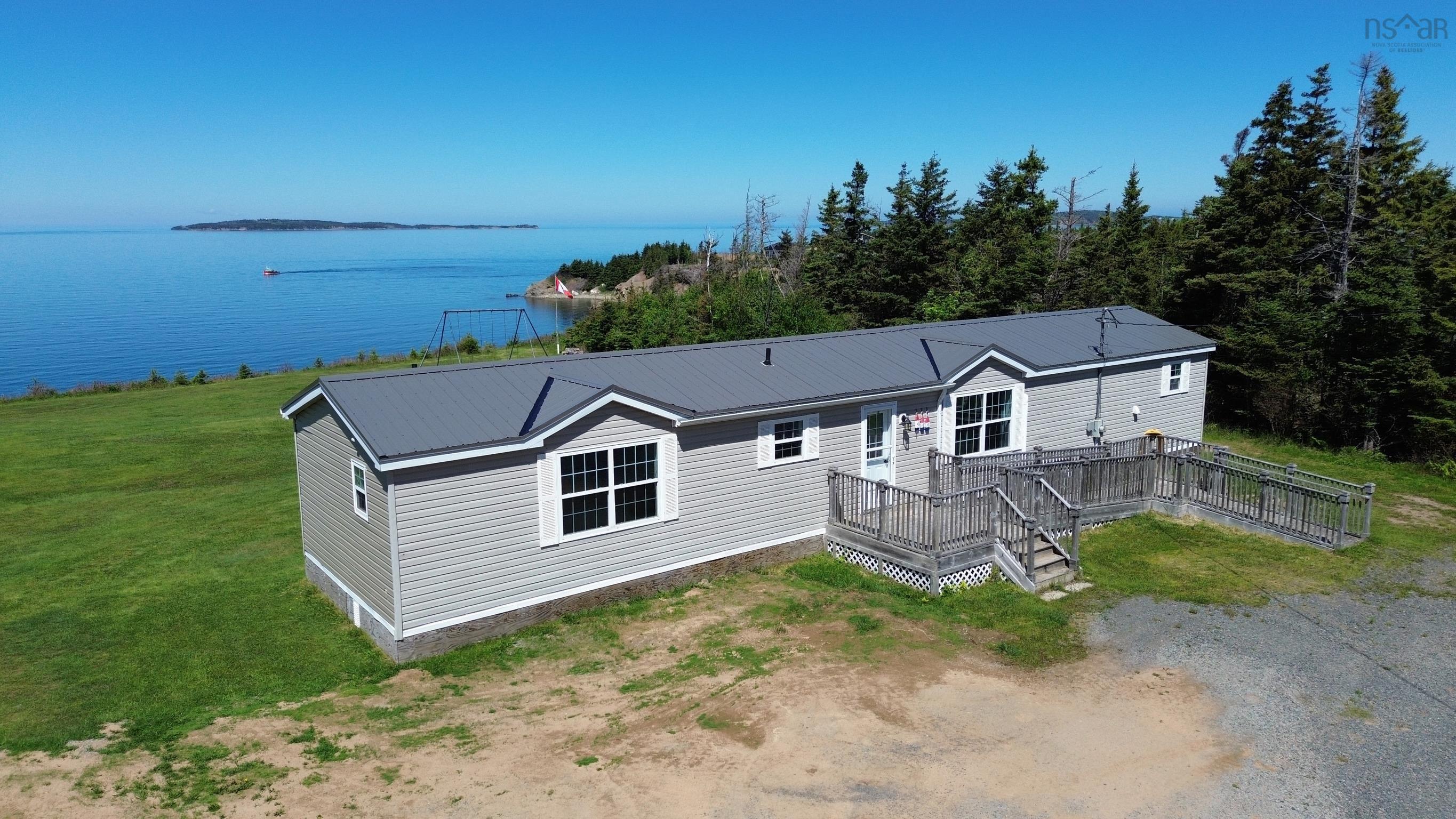 $450,000.00: 444 Shore Road, Harbourview