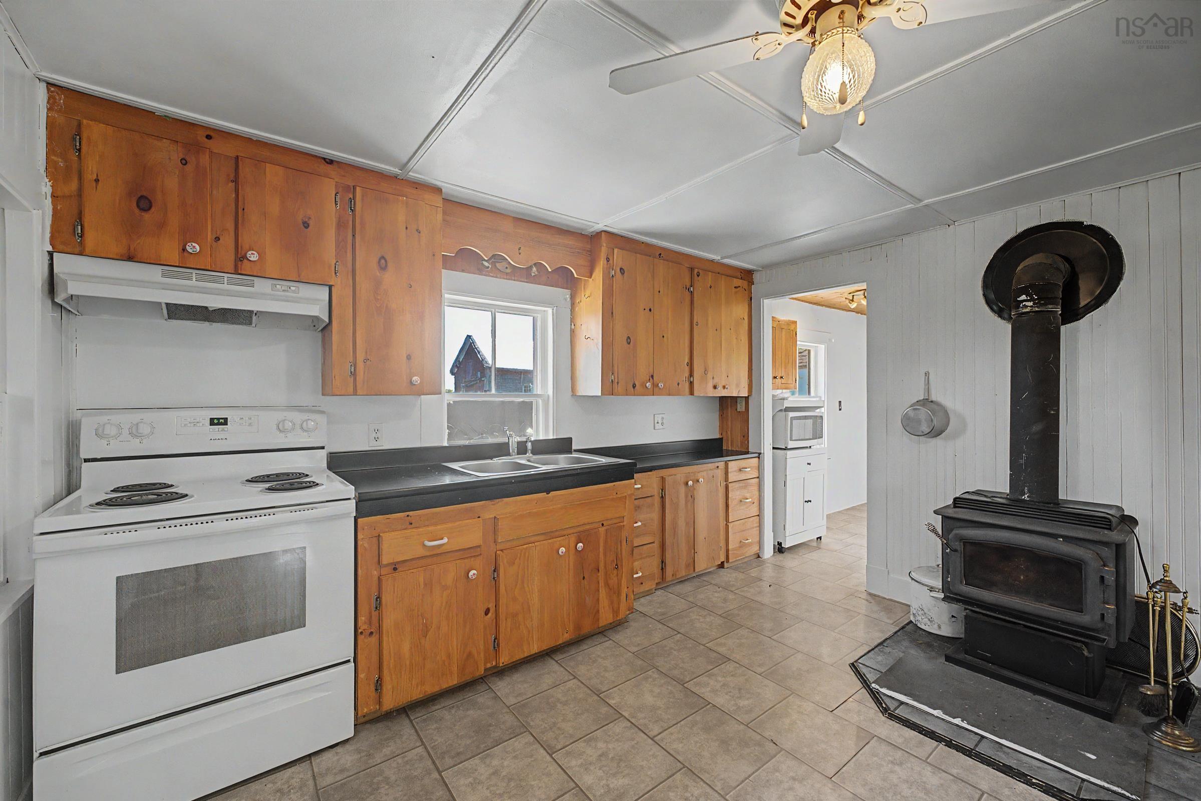$165,000.00: 2012 Highway 340, Deerfield